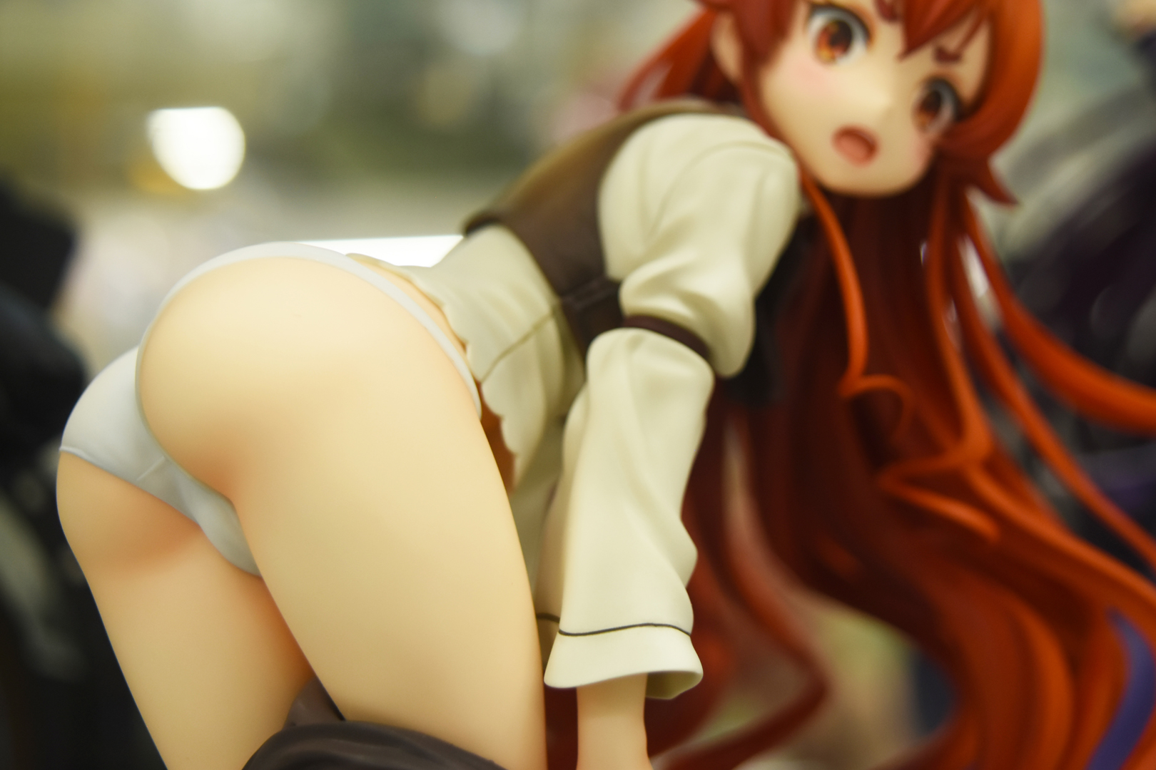 本フィギュア最大の見所であるムチムチの太ももと尻。ヨダレものである