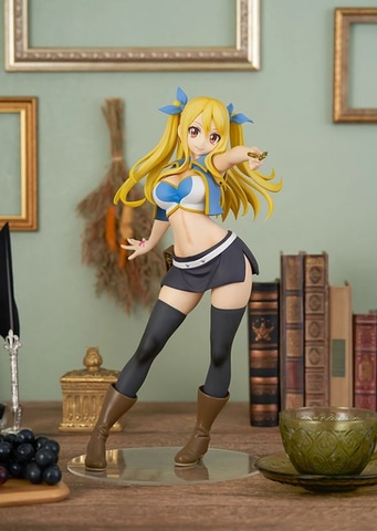 セクシー美女キャラクターカード フェアリーテール ルーシィ 箔押 ラスト FAIRY TAIL」よりでっかいルーシィが「POP UP PARADE」シリーズ
