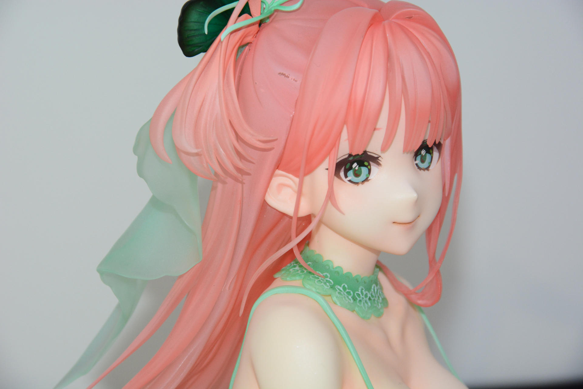 　こちらはバニーではないキャラクター。「春の花嫁」という作品に登場する。非常にセクシーな雰囲気だ。繊細な髪の毛や瞳の表現、捻った腰の肉感など、とても魅力的だ