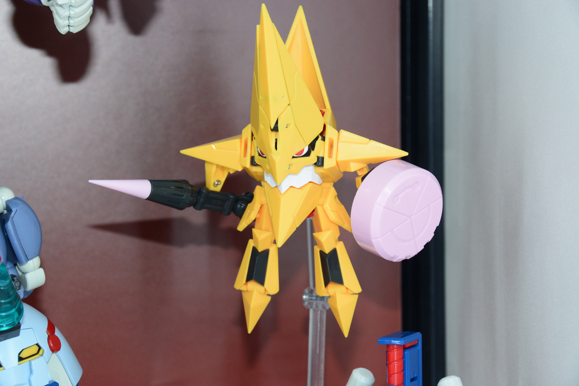 キングキタン。キヤルンガは武器形態で合体している