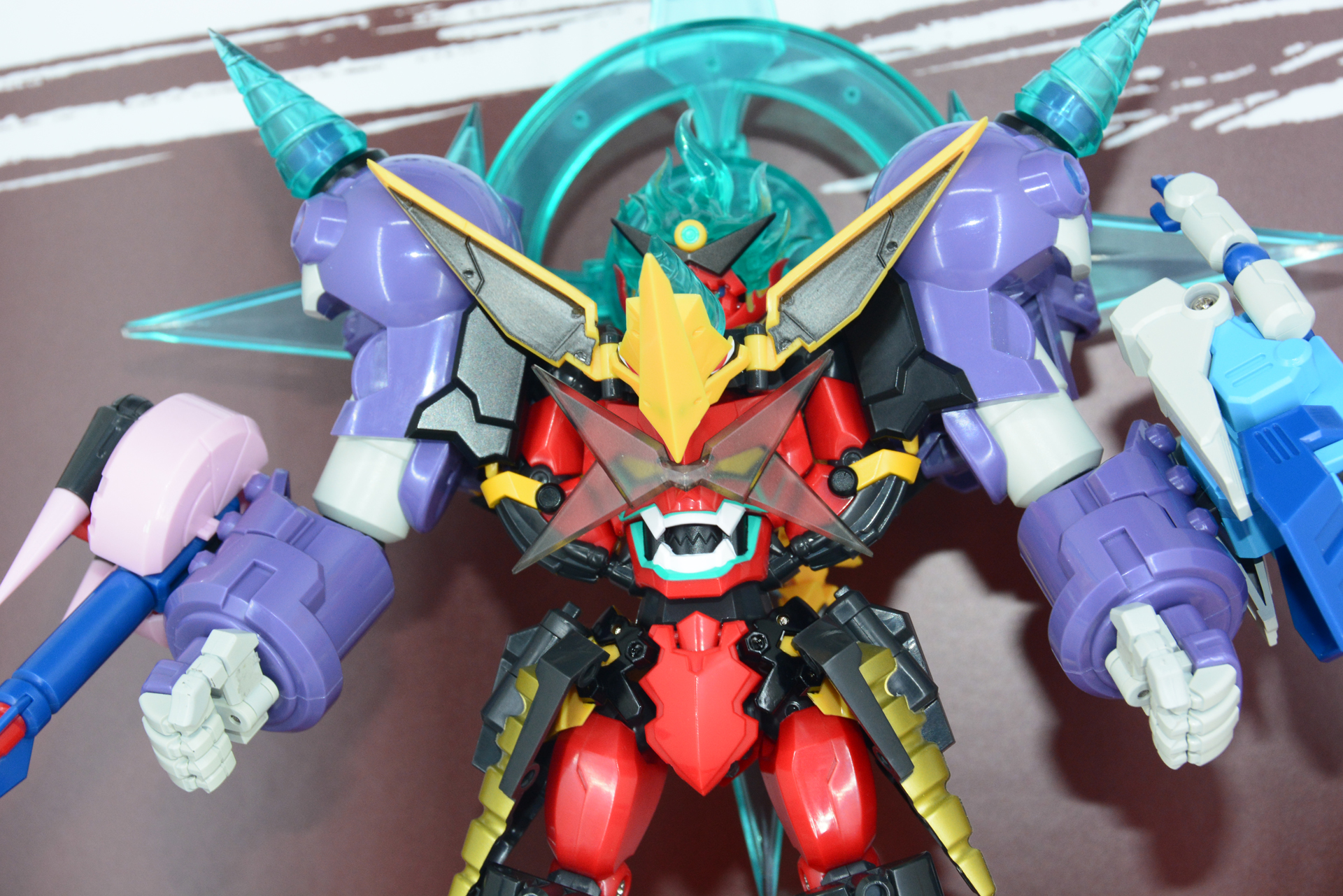 どのガンメンがどう合体しているか、予想するのも楽しい