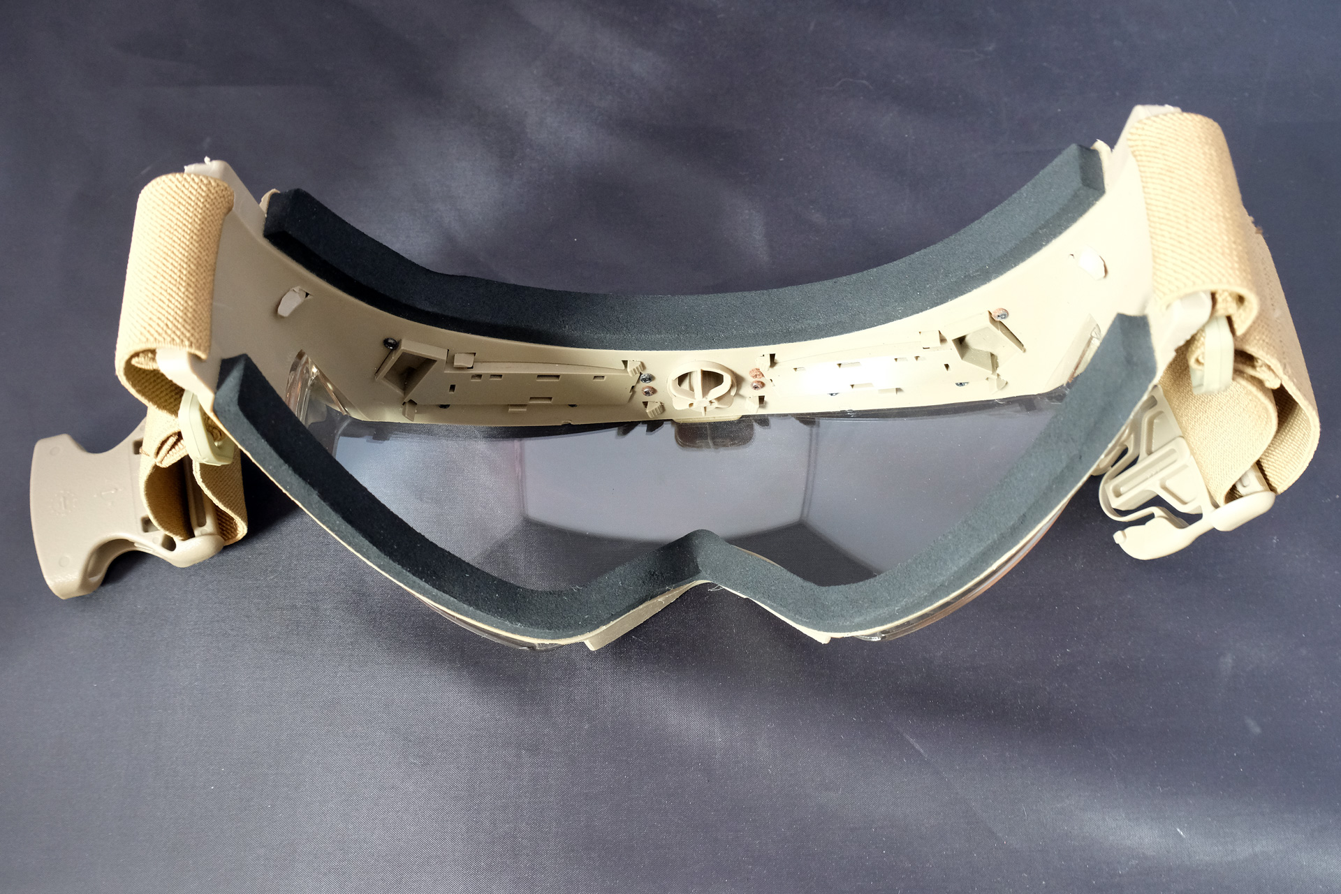 柔らか過ぎず、硬過ぎないスポンジで顔にフィットする