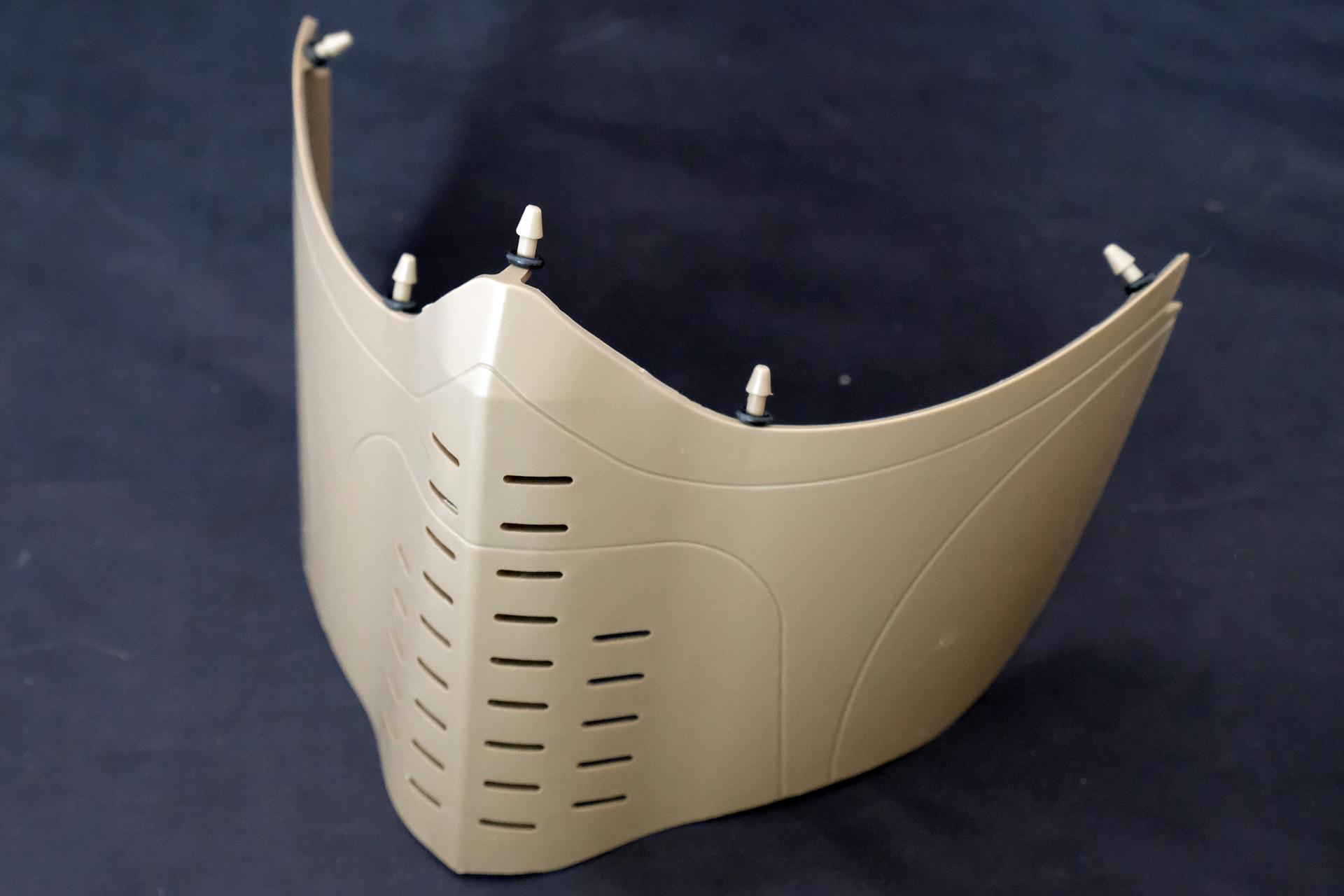 プロゴーグルのフェイスガード部分は着脱可能だ