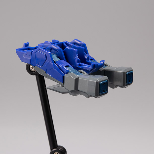 砲身の側面に足首カバーを固定するためのパーツ