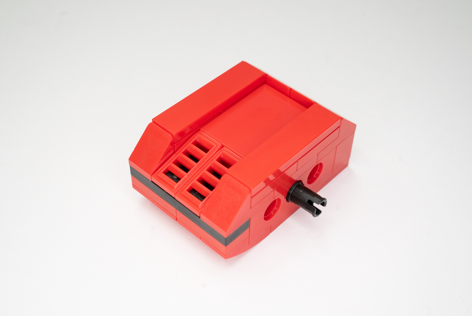 変形モデルのなので、画像のようなブロックを作っては、テクニックピン（黒いパーツ）などで接続し回転できるようにしていく。こうしたメカの一部を作っていると、ほかのロボットにも応用できそうなアイデアが降りてくるから面白い