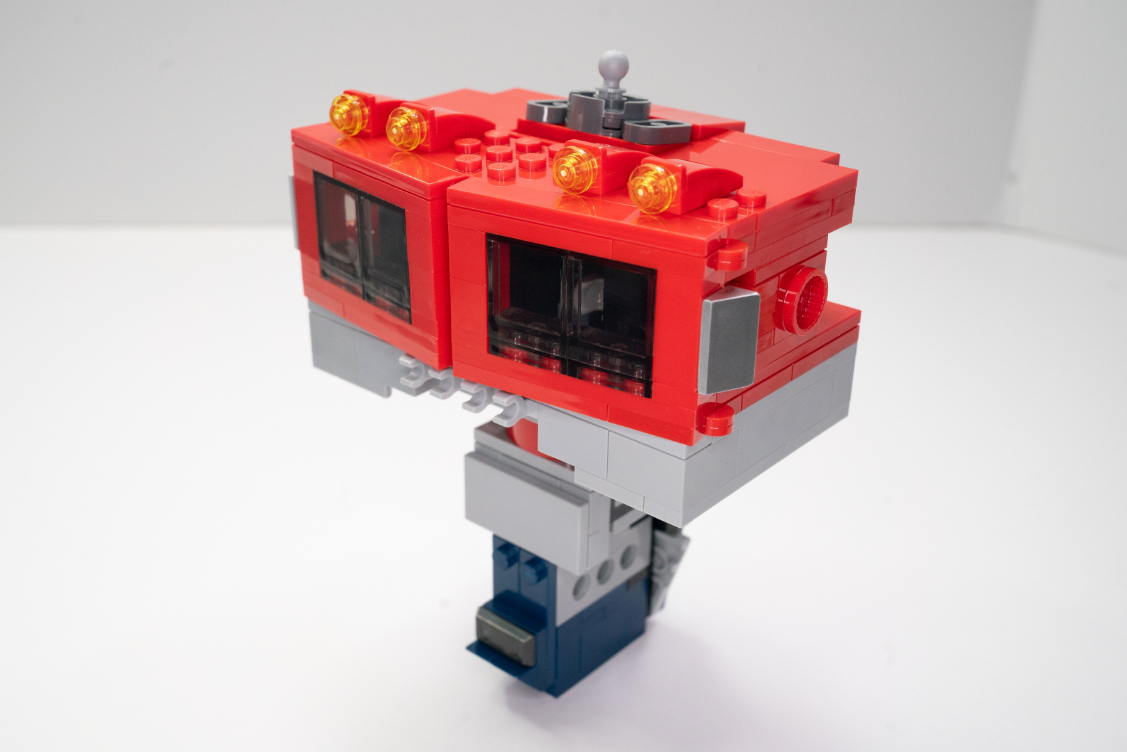 袋2では腹部が完成するので、袋1の胸部と合体させる。この胸部と腹部は360度回転可能だ