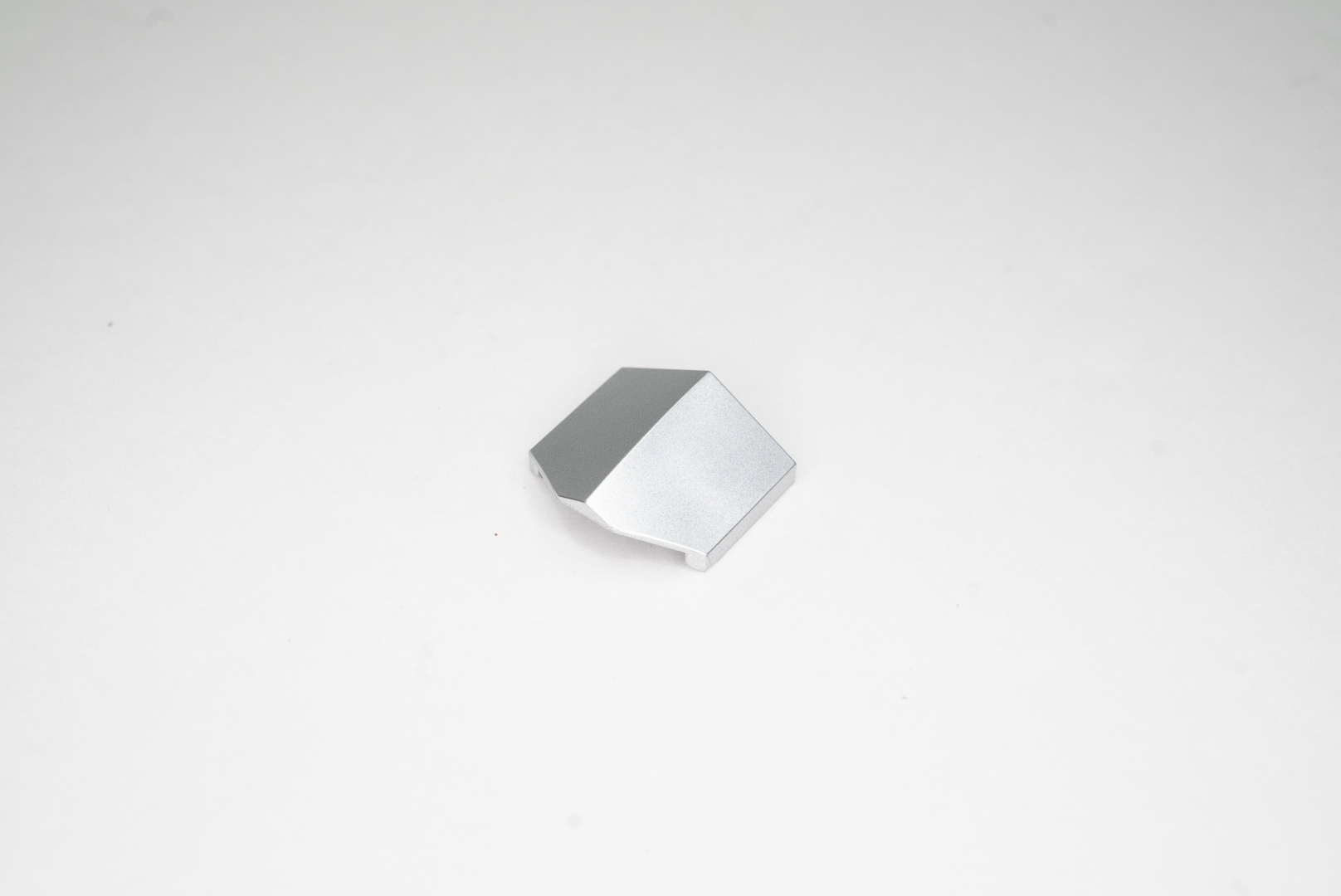 袋8のパーツ構成は赤と紺の混合。これで頭部や手を作る。頭部のマスク部分のパーツは、見たことがないので新規造型だと思われる。こだわりが凄い！