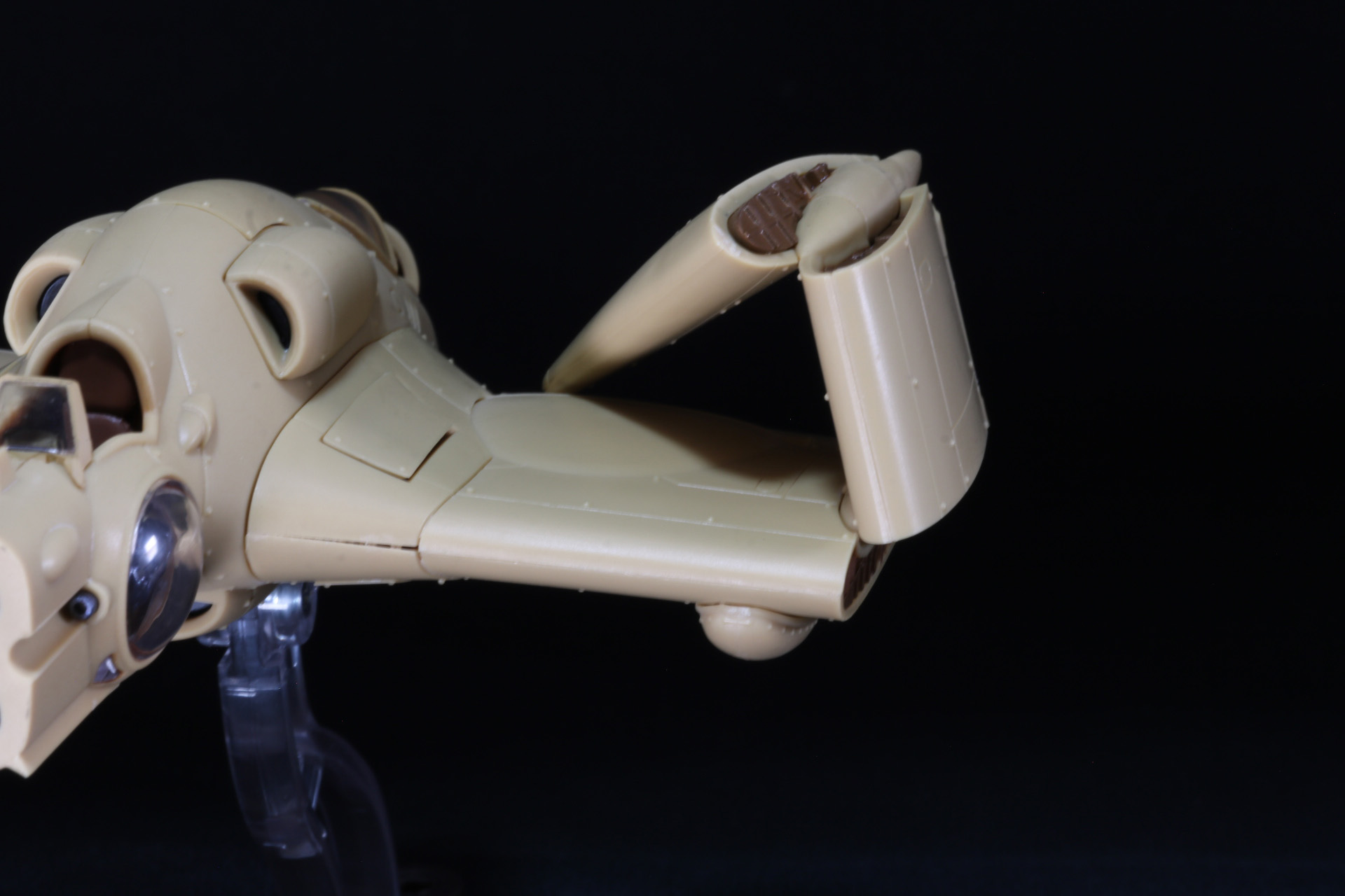 主翼は二段階で折り畳みが可能