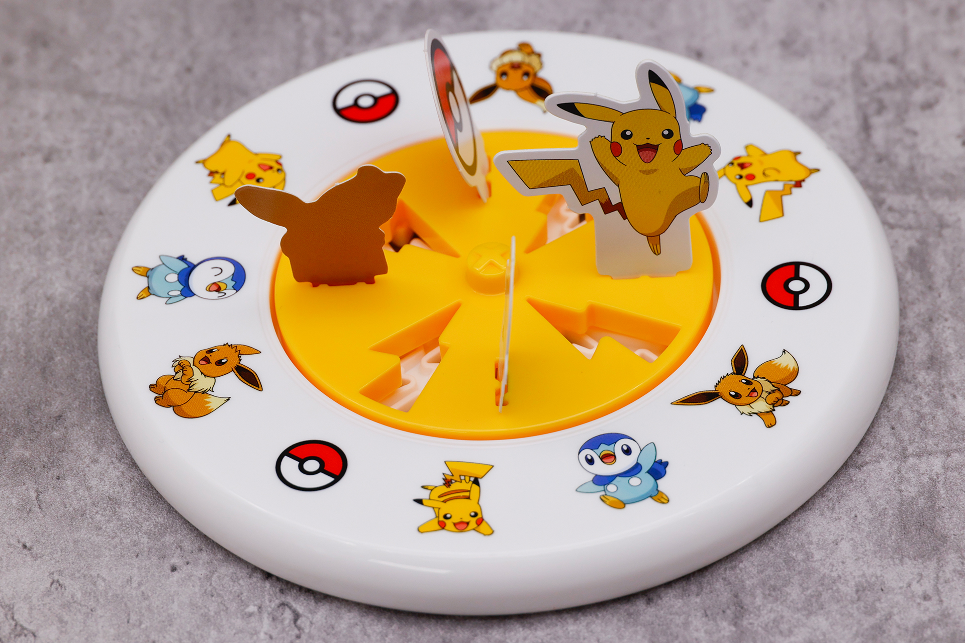 こちらがシートから切り離して取り付けたところ