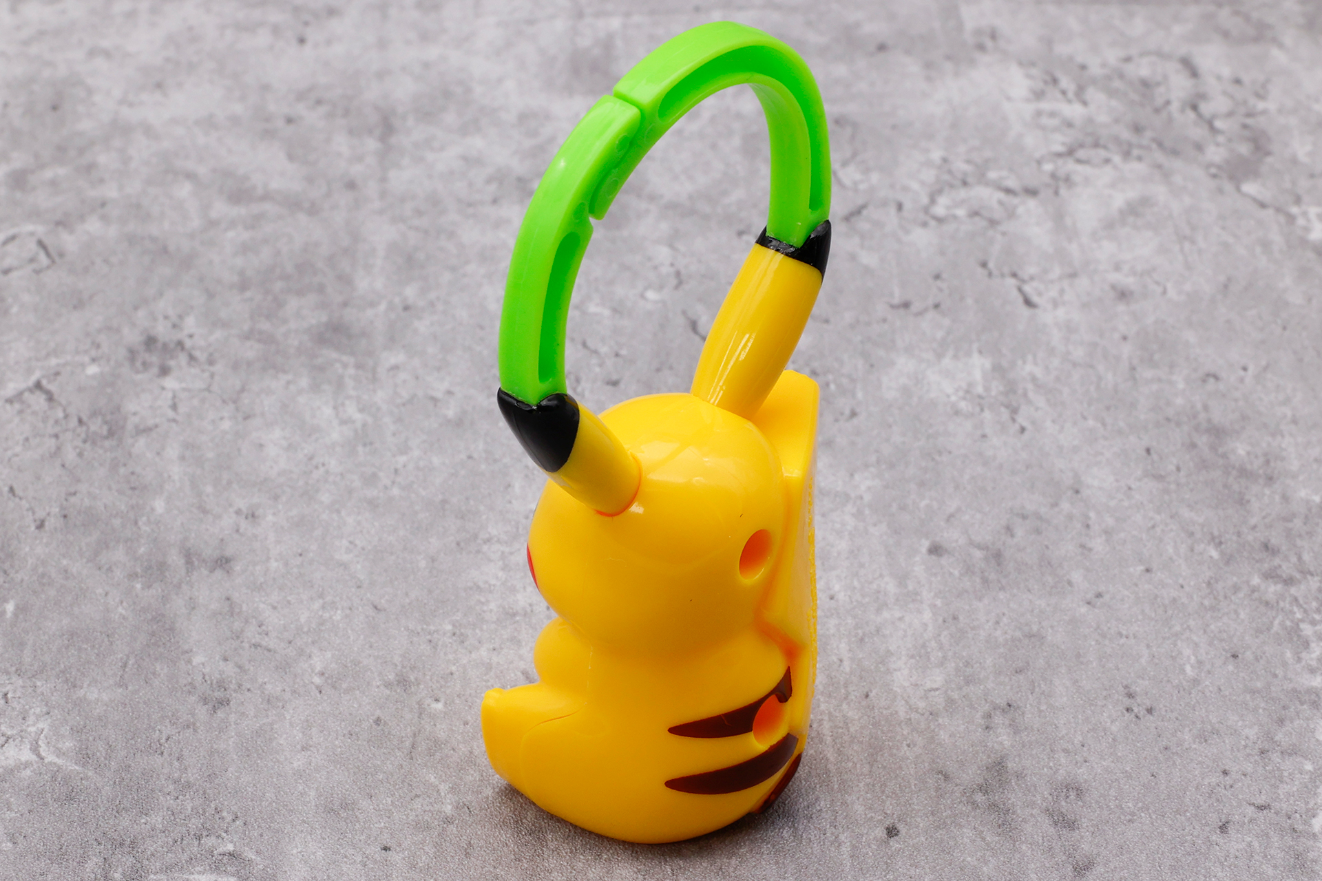 持ち手にあたる部分でもあるため、全体的に丸っこくなっている