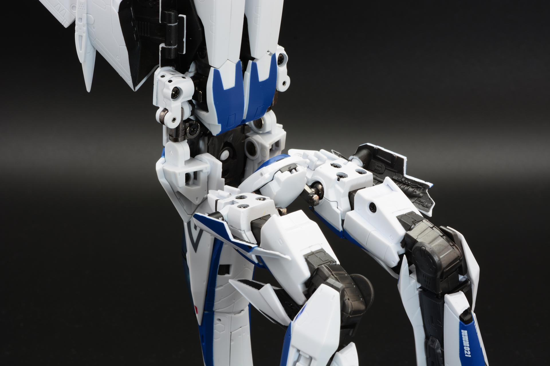 一端脚部ブロックそのものを機体から分離させる