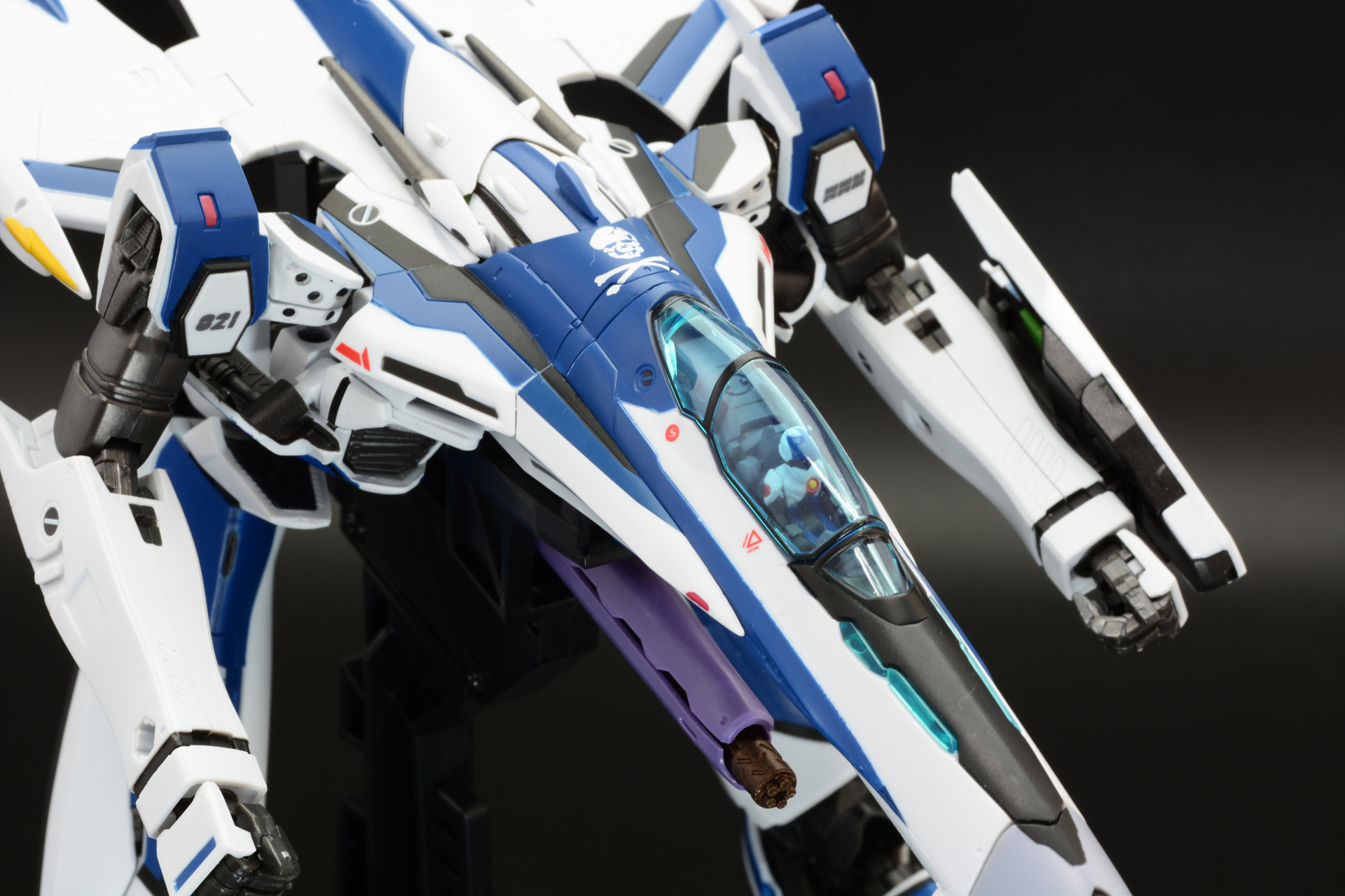 いくつかのアングルで機体をチェック