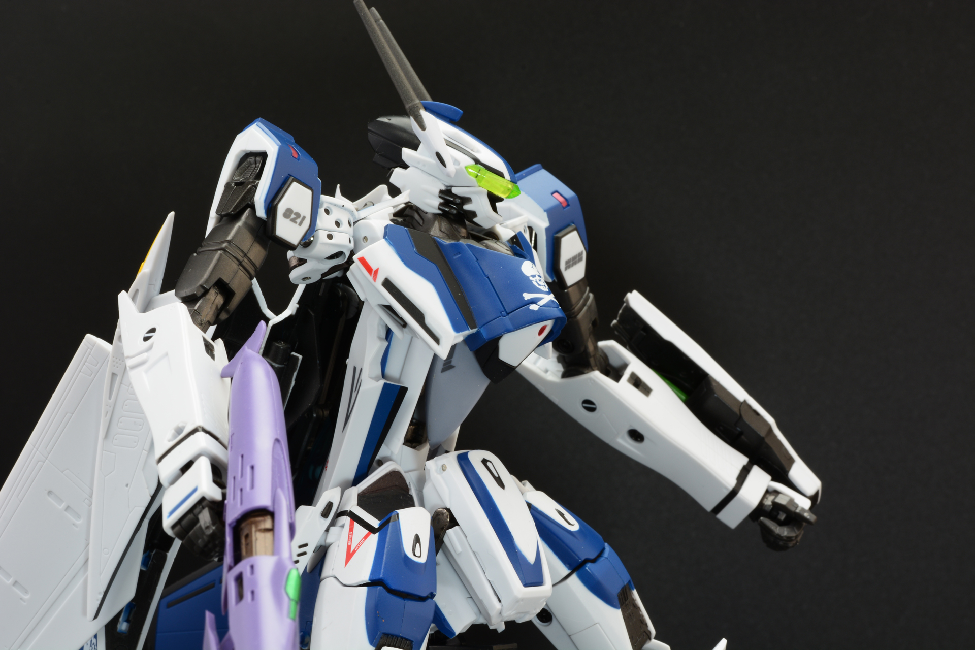 各所に戦闘機らしさが確認できる