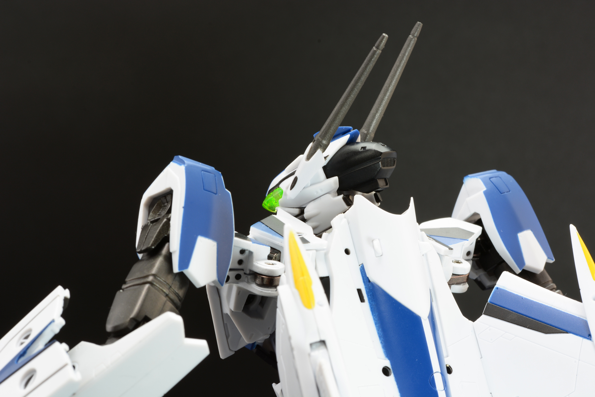 各所に戦闘機らしさが確認できる