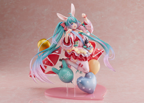 華やかな衣装で初音ミクが登場。「初音ミク Birthday 2021