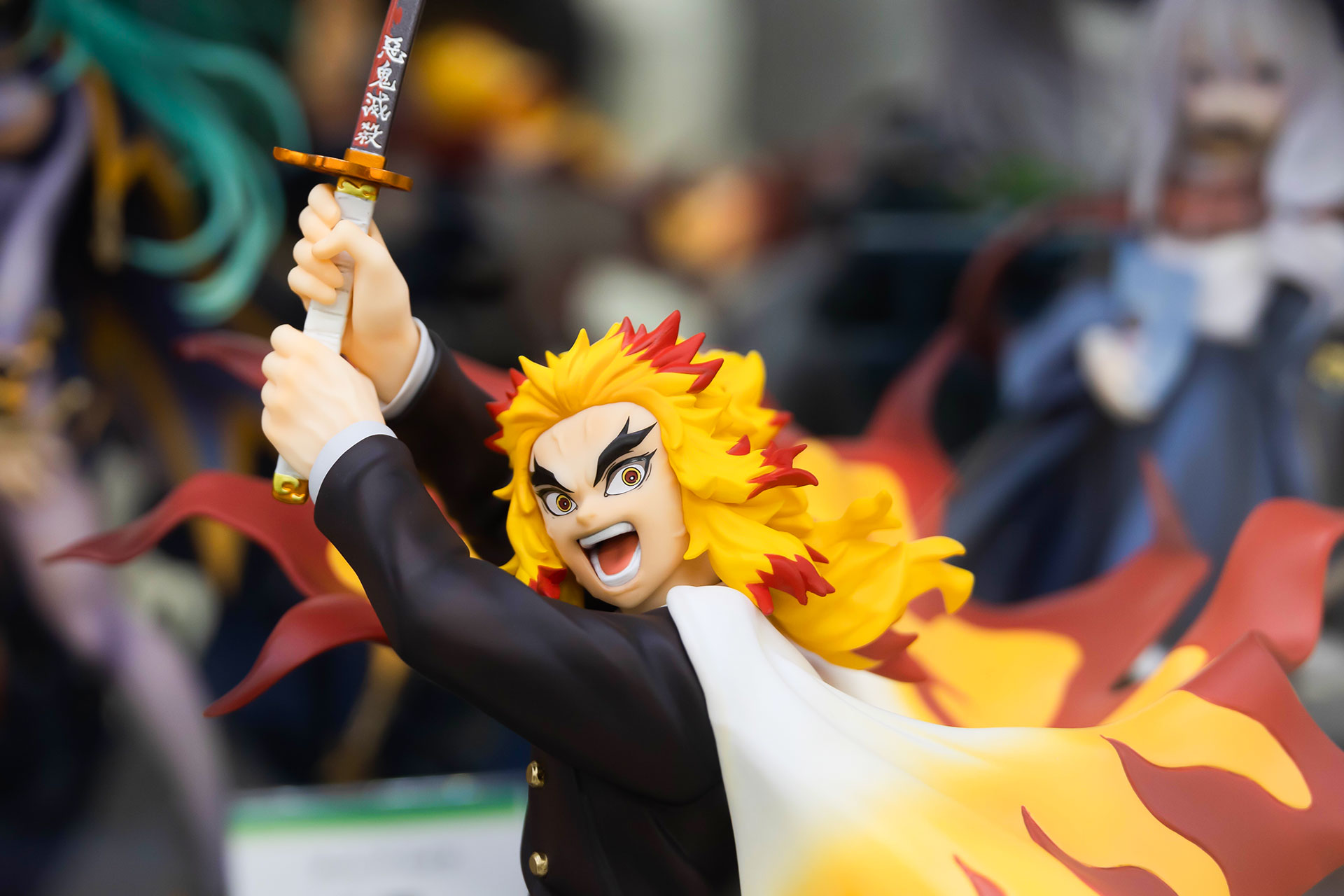 鬼と対峙しているシーンということもあり、額の辺りには血管が浮かび上がっている。