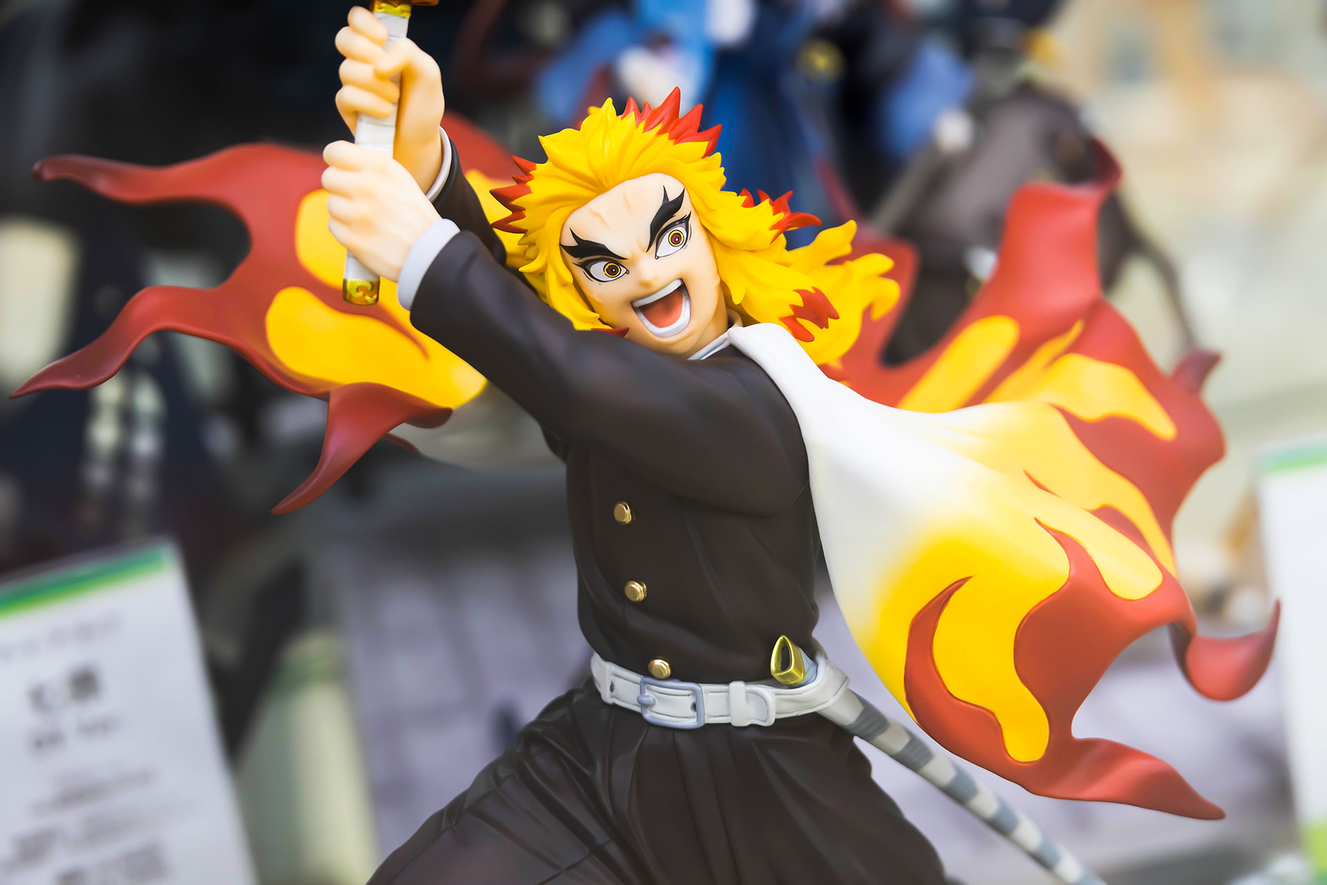 見る角度によって異なる表情が見えてくるのも、面白いところだ。