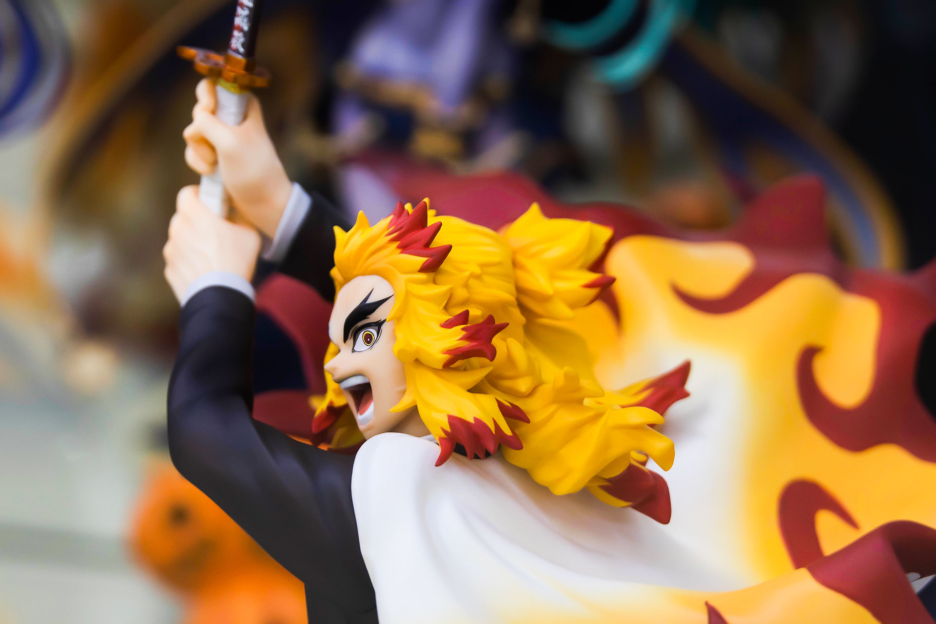 こちらは横からの表情。なぜか目があってしまう!?