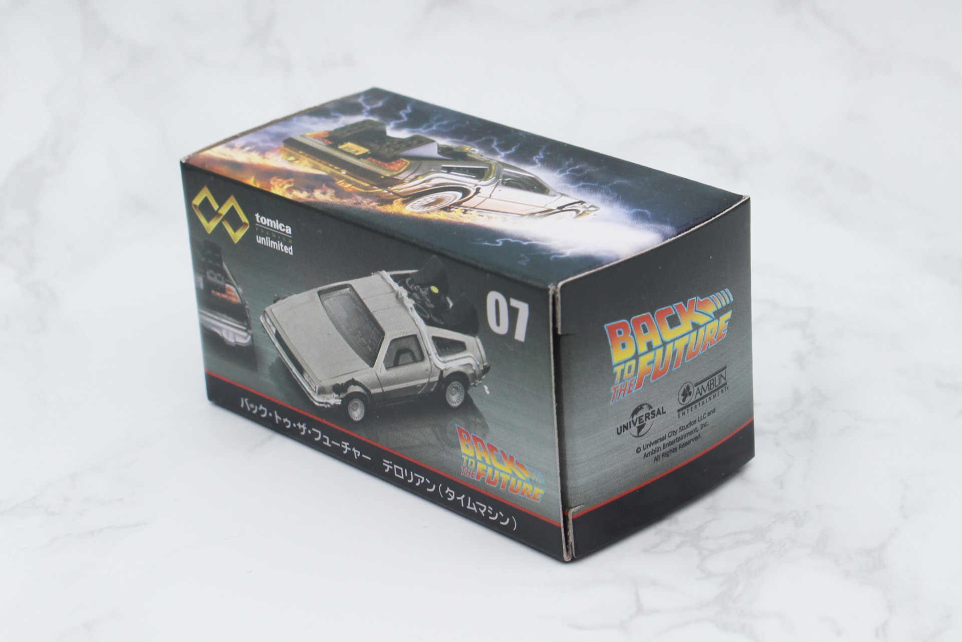 付属のボックスは本体を収納してもいいし、ブリスターに入れて綺麗なまま保存しておくのもいい