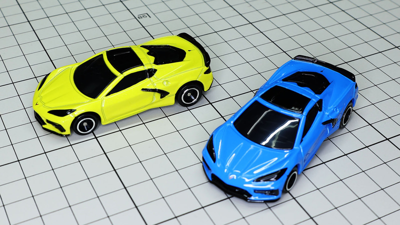 コルベット：左が通常仕様、右が初回特別仕様