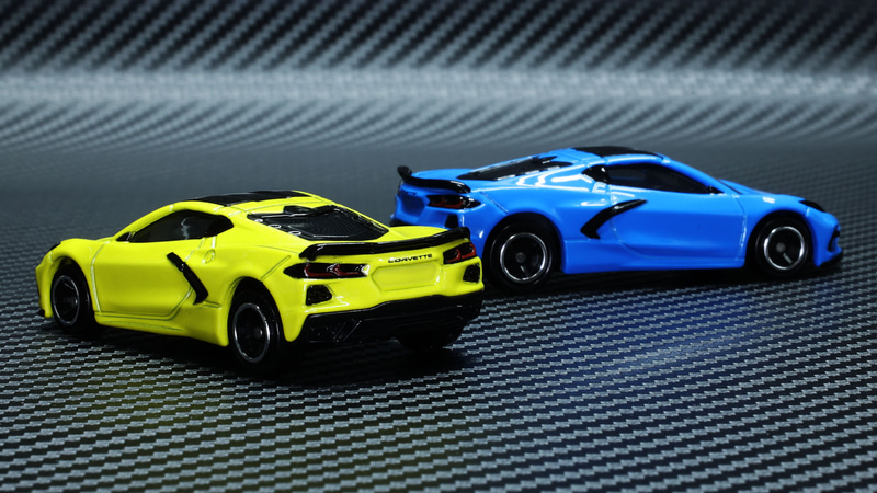 リアのコンビランプ類も塗装です