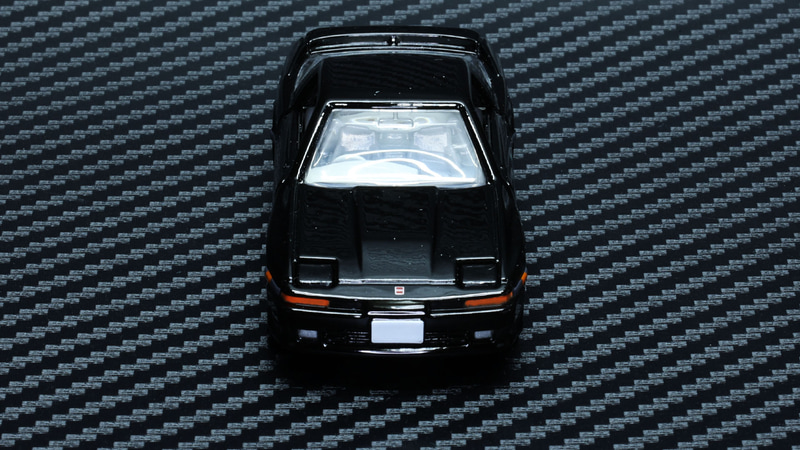 精悍な印象のブラックボディー