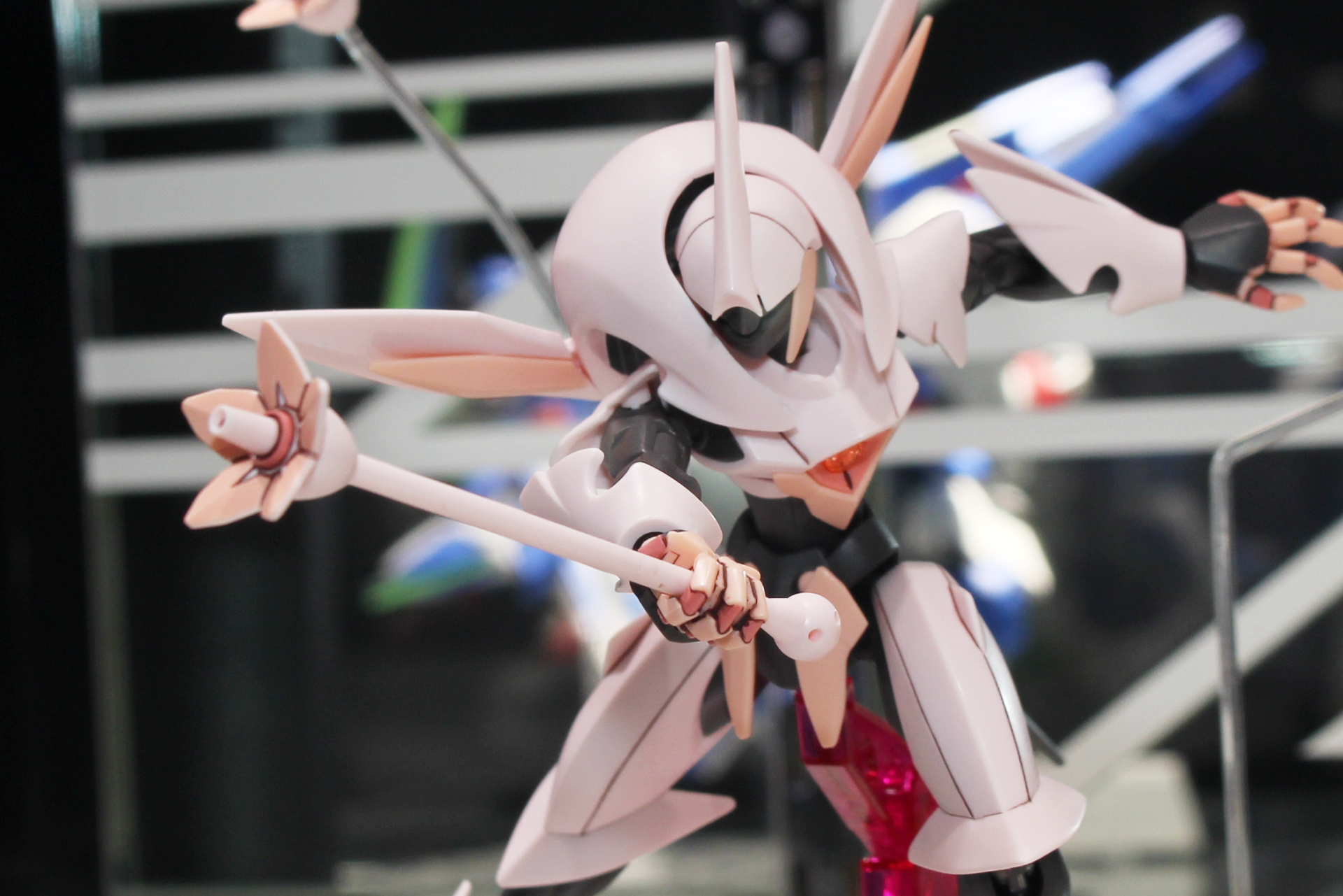 専用武器のフォーンファルシアバトン。持ち手も付属する