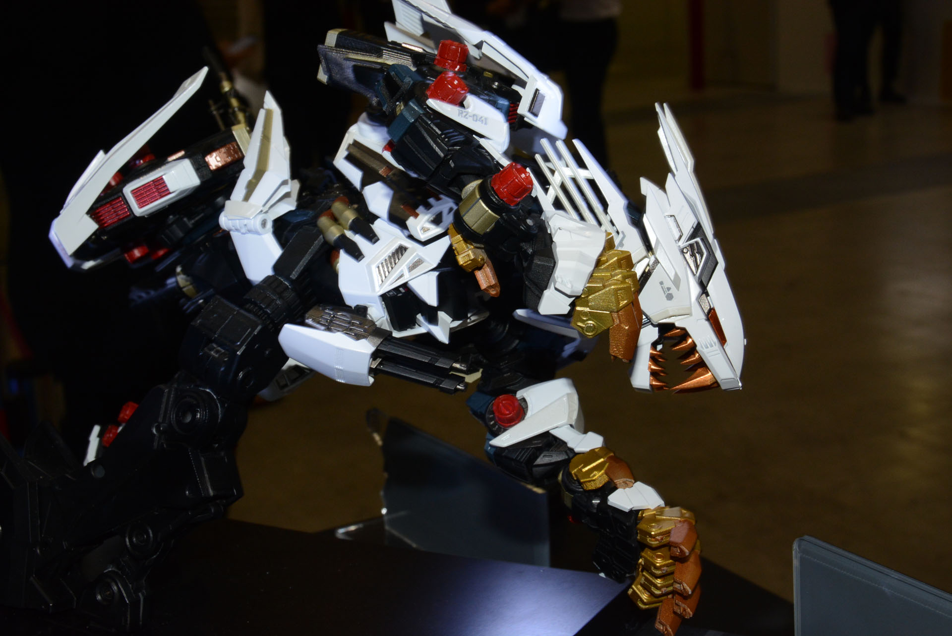 この動きのある表現が小西氏のこだわりポイント。獣ならではのシルエットをいかに可動で表現できるかにチャレンジしている