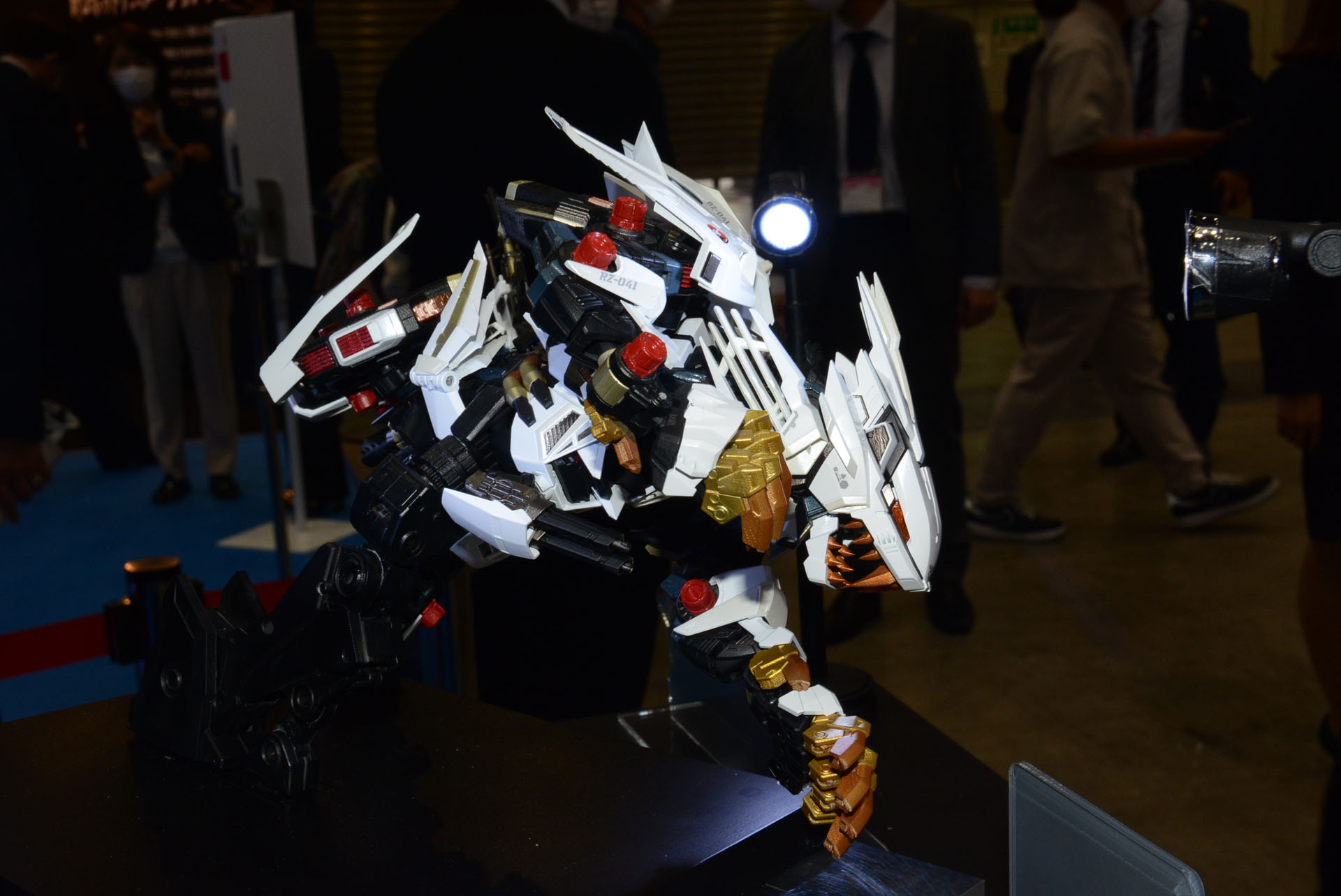 この動きのある表現が小西氏のこだわりポイント。獣ならではのシルエットをいかに可動で表現できるかにチャレンジしている