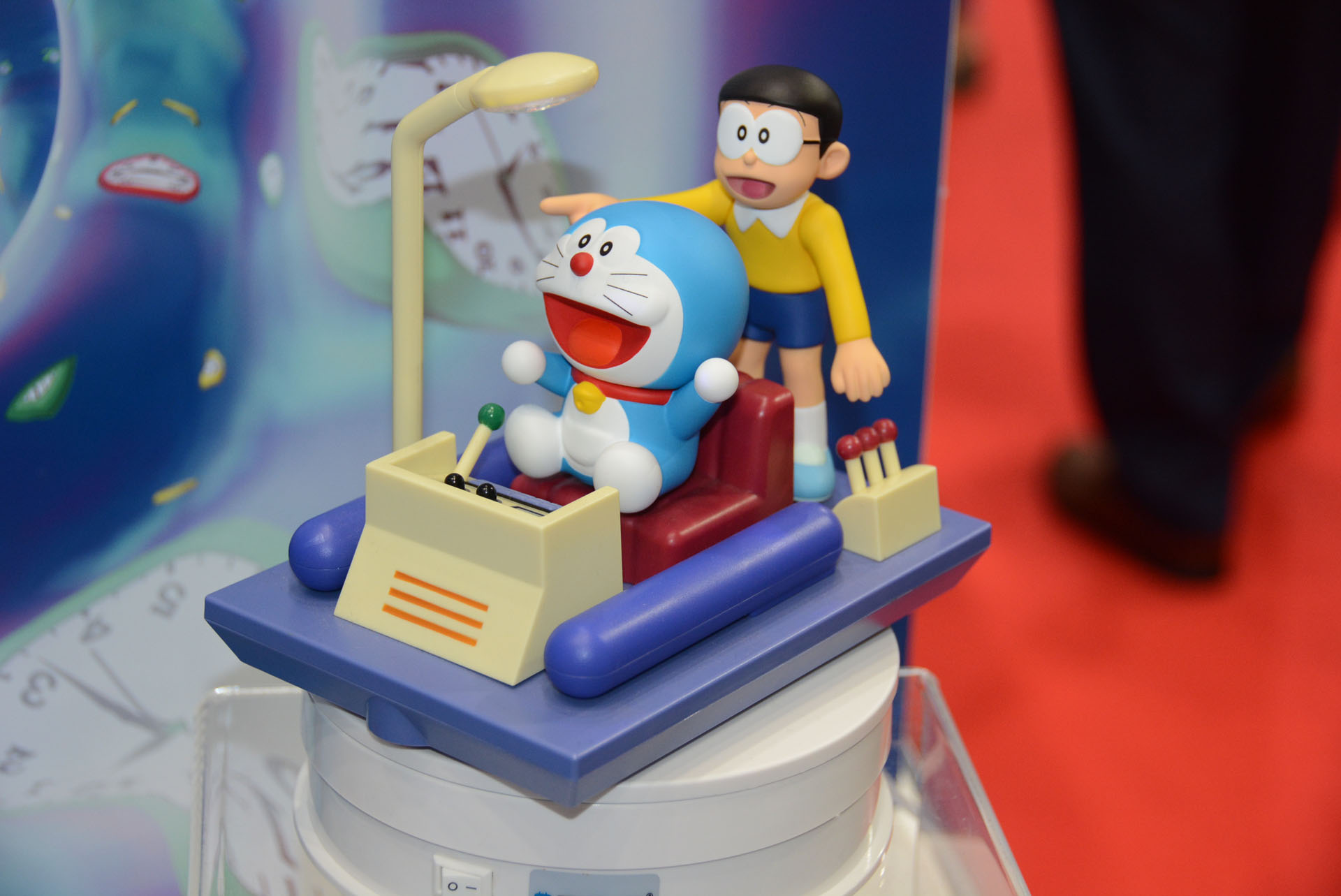 フィギュア的に眺めて楽しめるRC「Go！ Go！ タイムマシン」。ドラえもんのタイムマシンのデザインや、ドラえもんやのび太の造形をたっぷり楽しめる