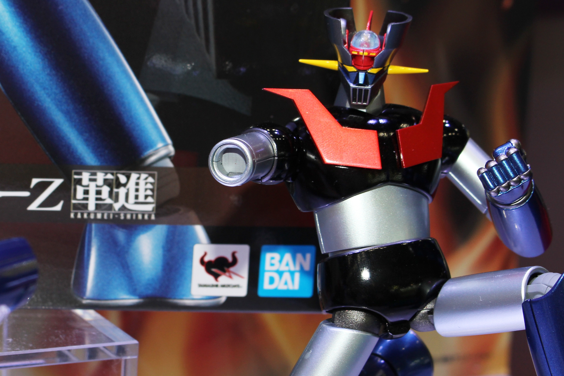 上腕に発射ギミックを内蔵している。このスペースにギミックを組み込むのはかなり苦労したと担当者は話していた