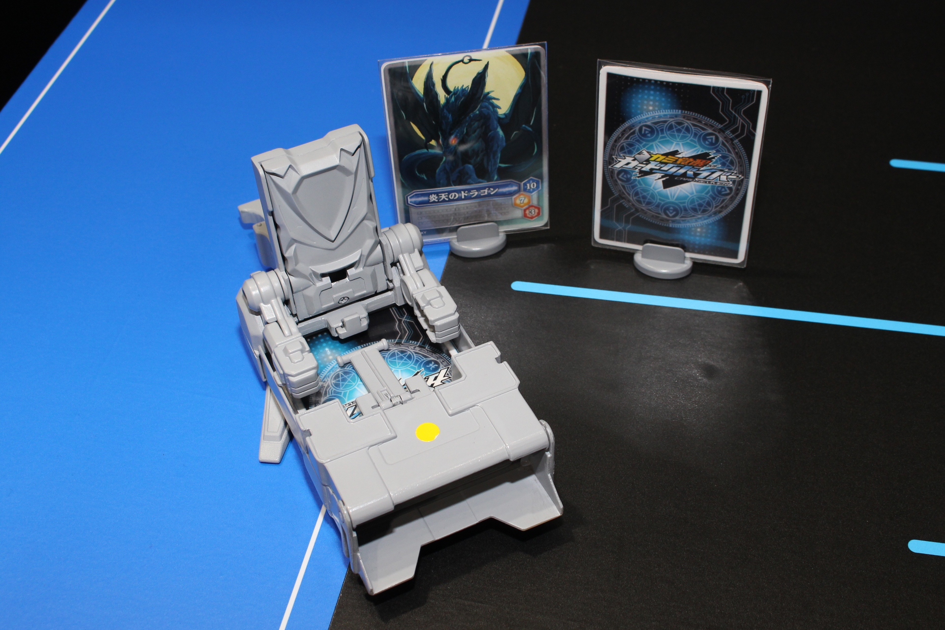 「カミ覚醒 カードリバイバー」。参考出品。2023年夏発売予定。価格未定