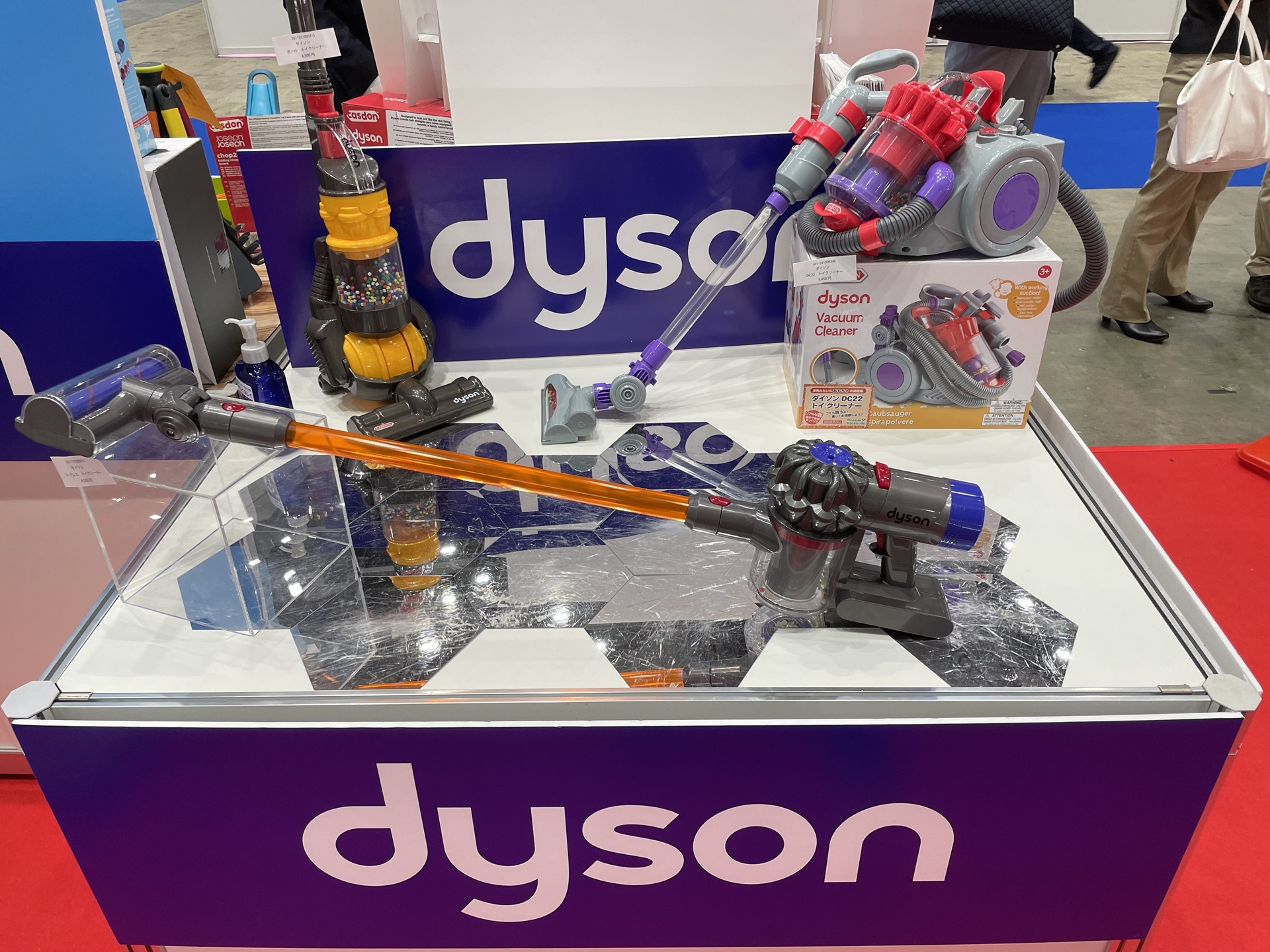 発売済みのダイソン掃除機のおもちゃシリーズ
