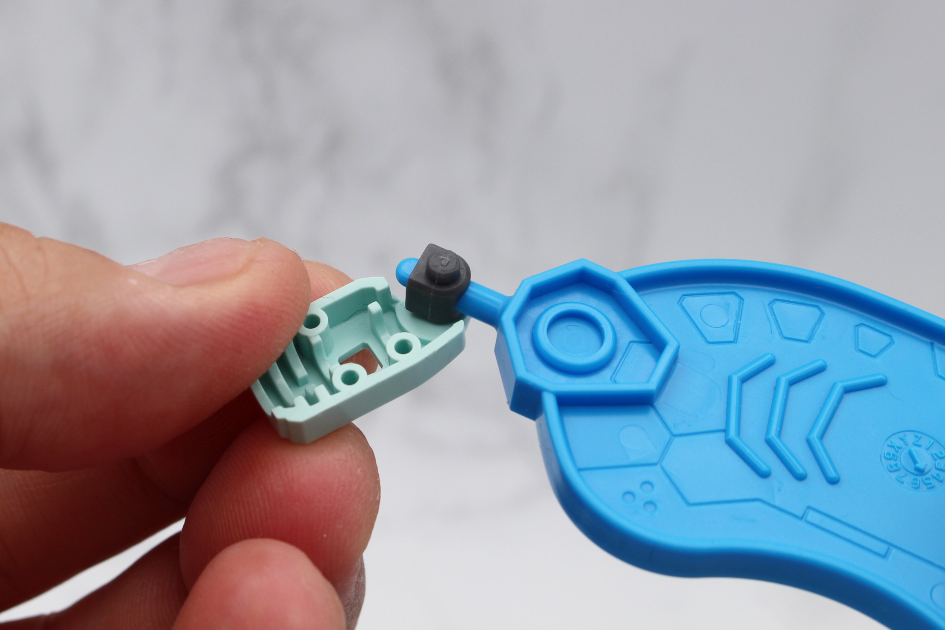 内径3mmのポリキャップをはめるのにも便利