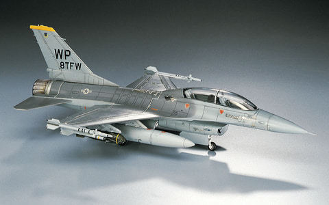 戦闘機プラモデル完成品1/48F-16Cファイティングファルコン 002_l.jpg