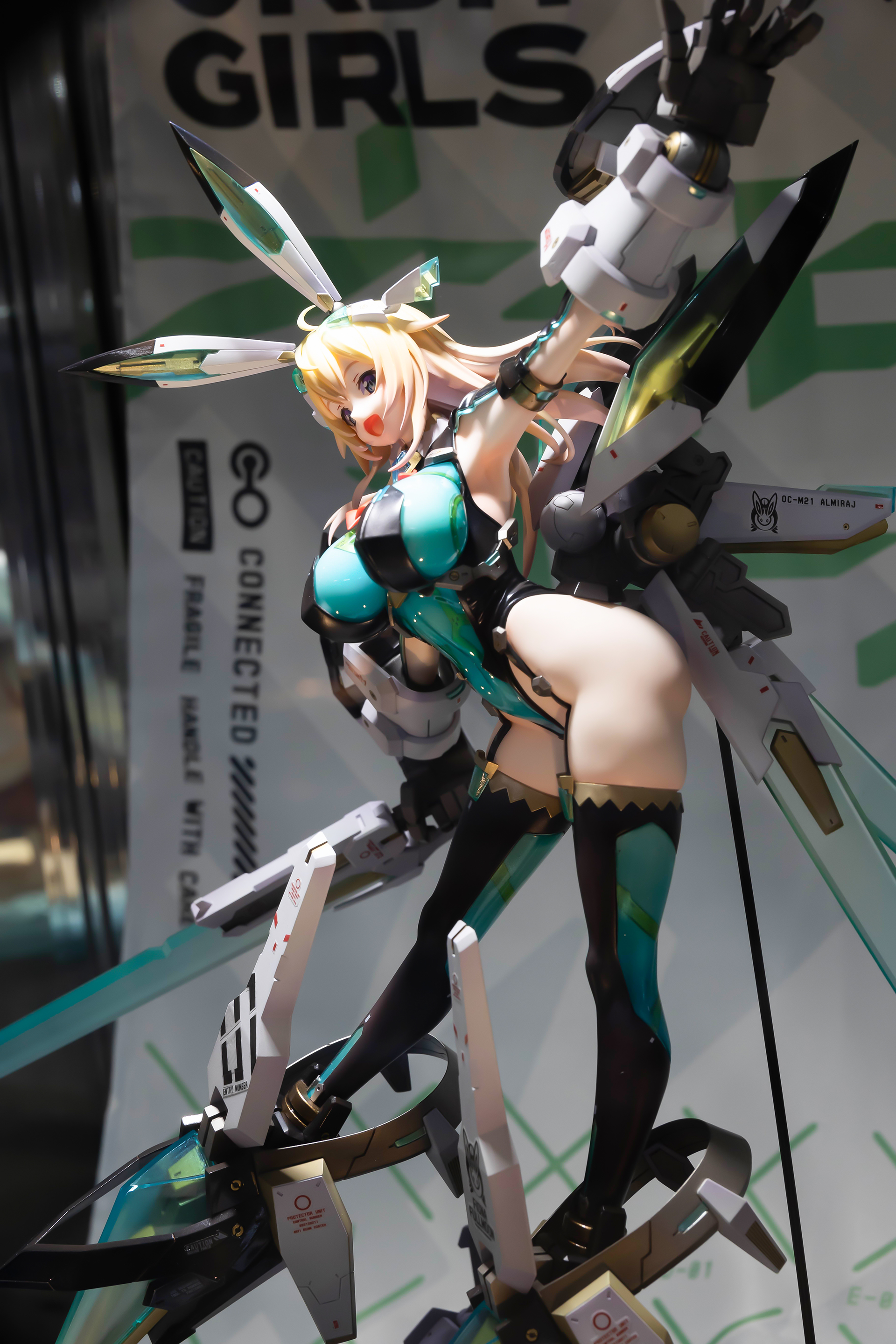 パーツ着脱や付け替えなどギミックも多数用意されており、満足感はかなり高そうだ。