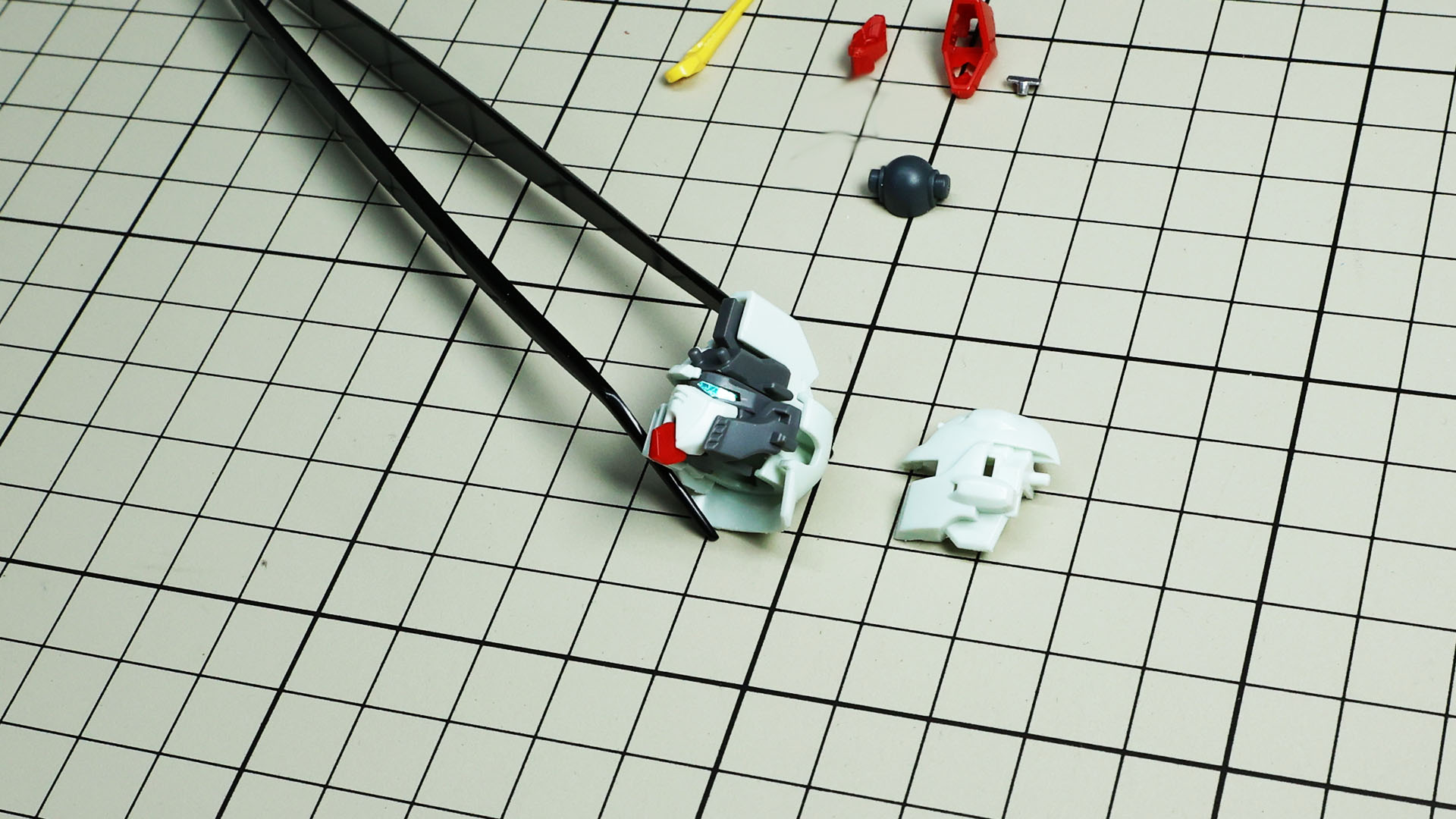 外装を取り付けていくと雰囲気が出てきます