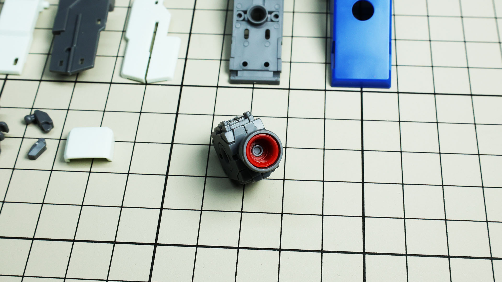 前腕内部をフレームで覆います