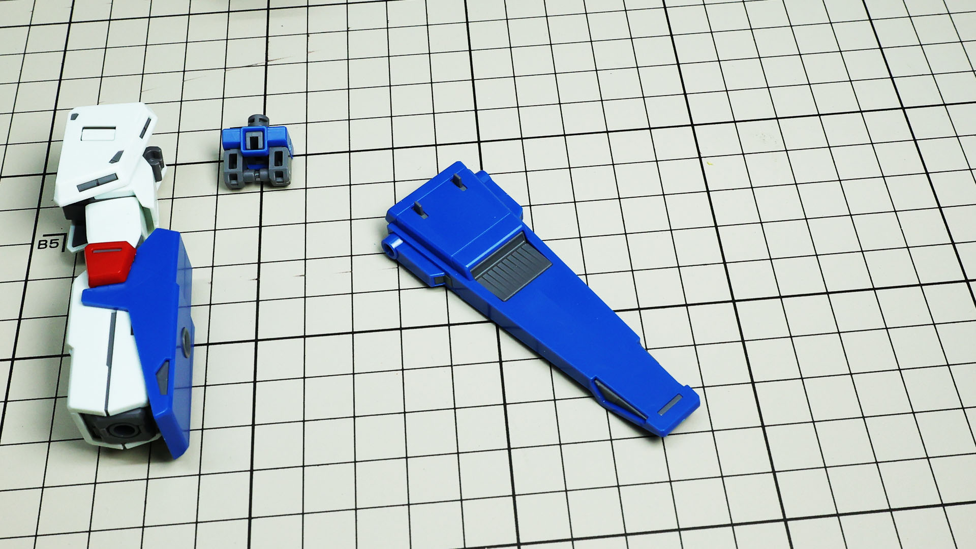 お待ちかねのウイングバインダーを組み立てます