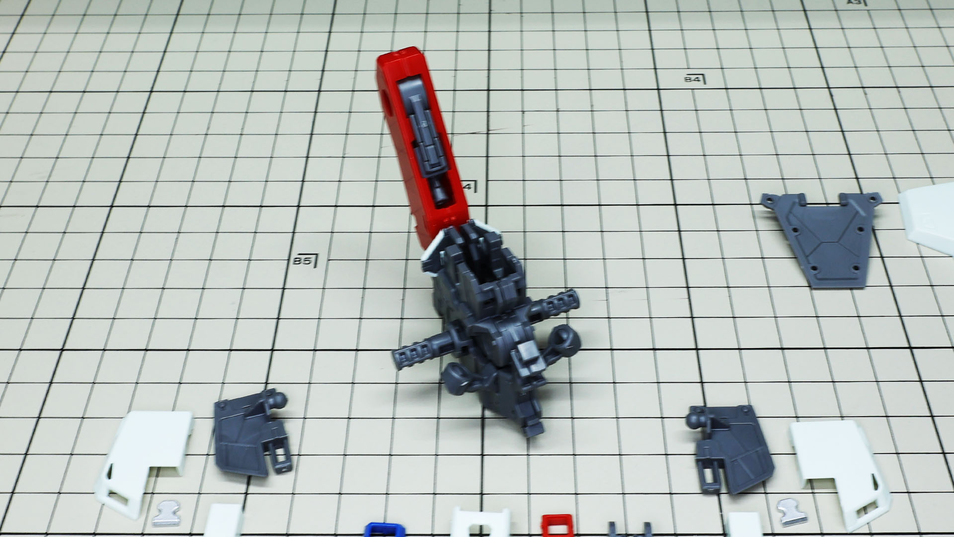 フンドシの装甲にもジョイントとハッチがあります