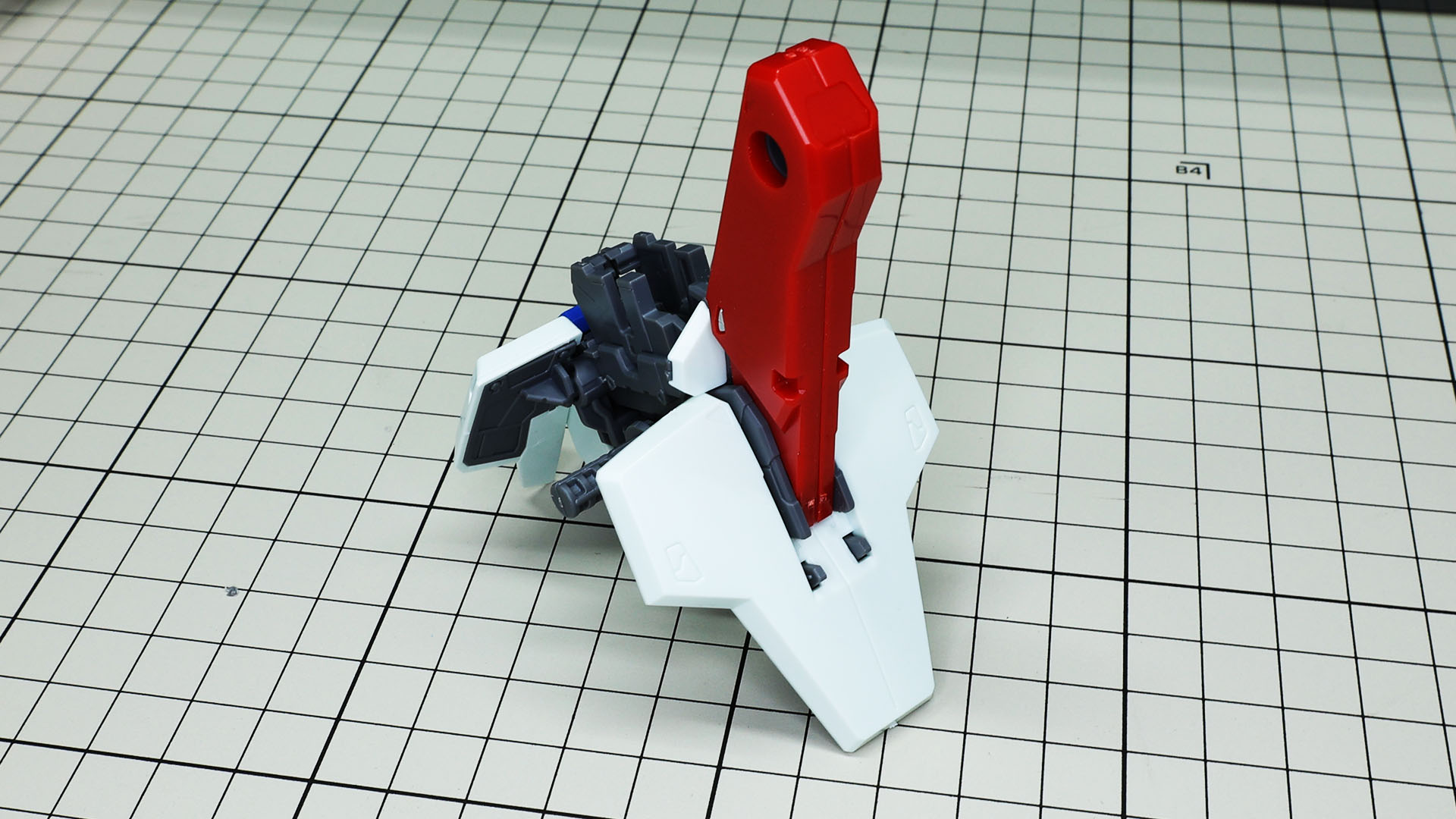 下半身（コアベース）完成！すごい密度感でZZガンダムって“重モビルスーツ”カテゴリーに属するんじゃないでしょうか