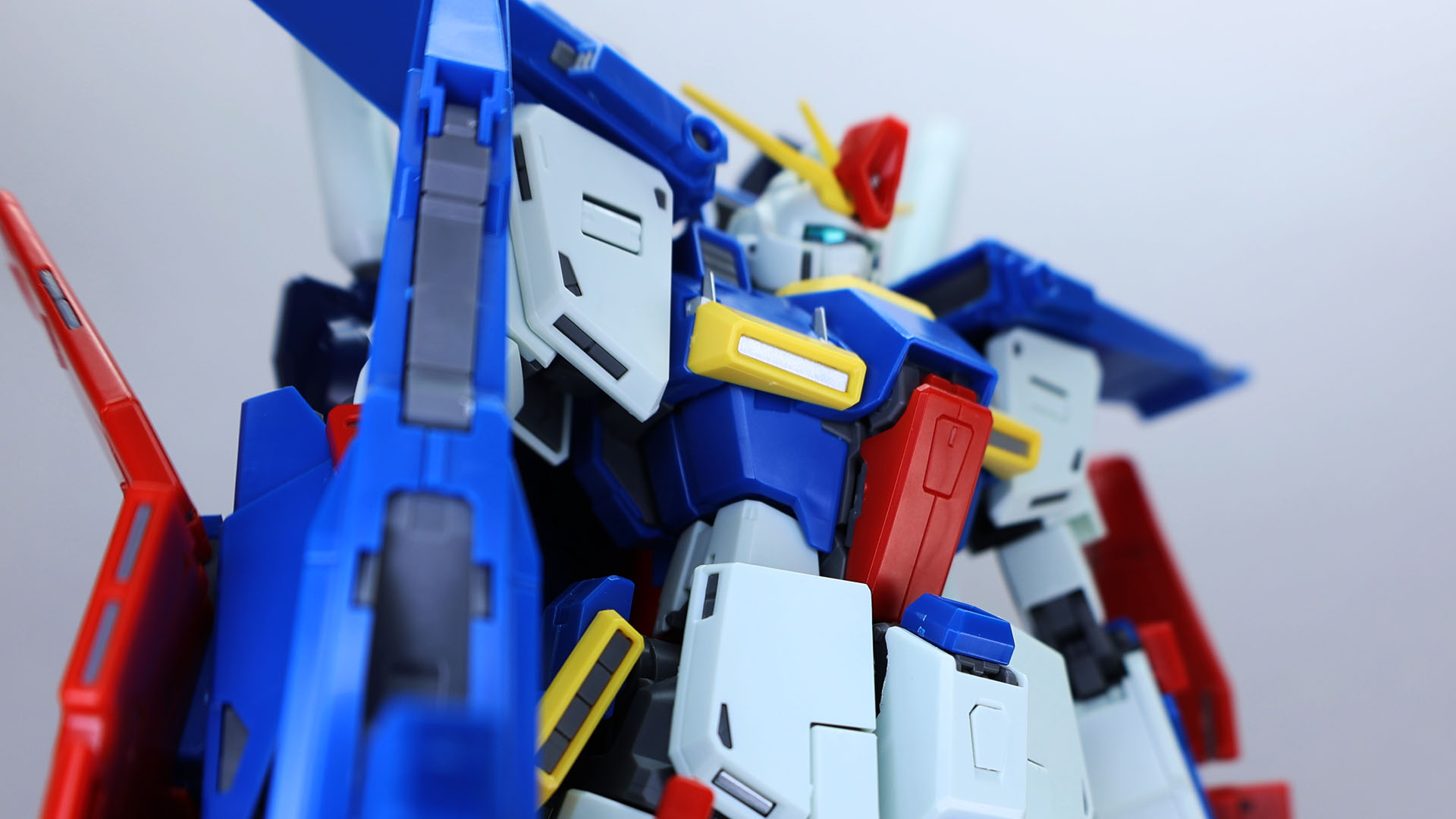 バックパックも迫力満点