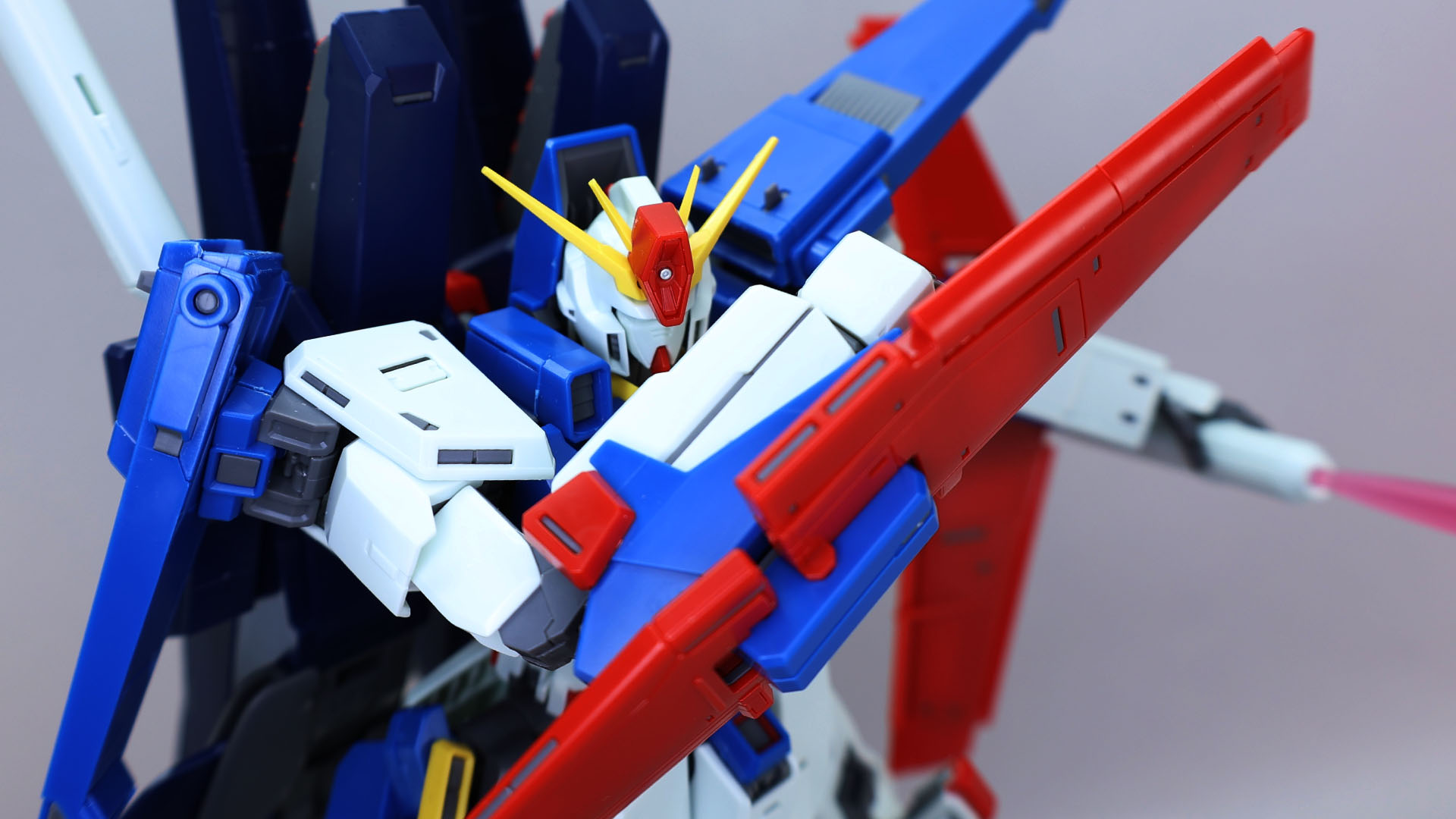 奮闘するジュドー