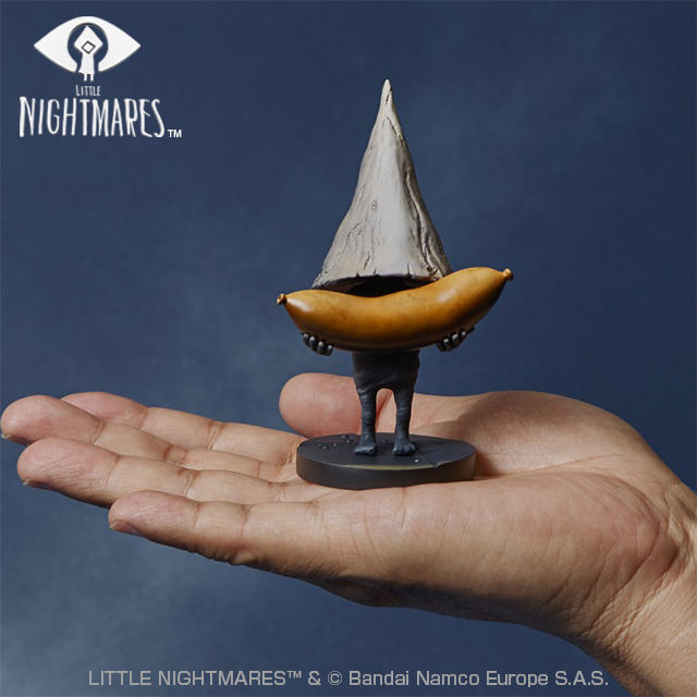 手のひらサイズのミニフィギュアでありながら、まるで小さな子供のような愛らしさを感じる体形、ミステリアスな雰囲気を醸し出す三角錐の頭部を精緻に造形