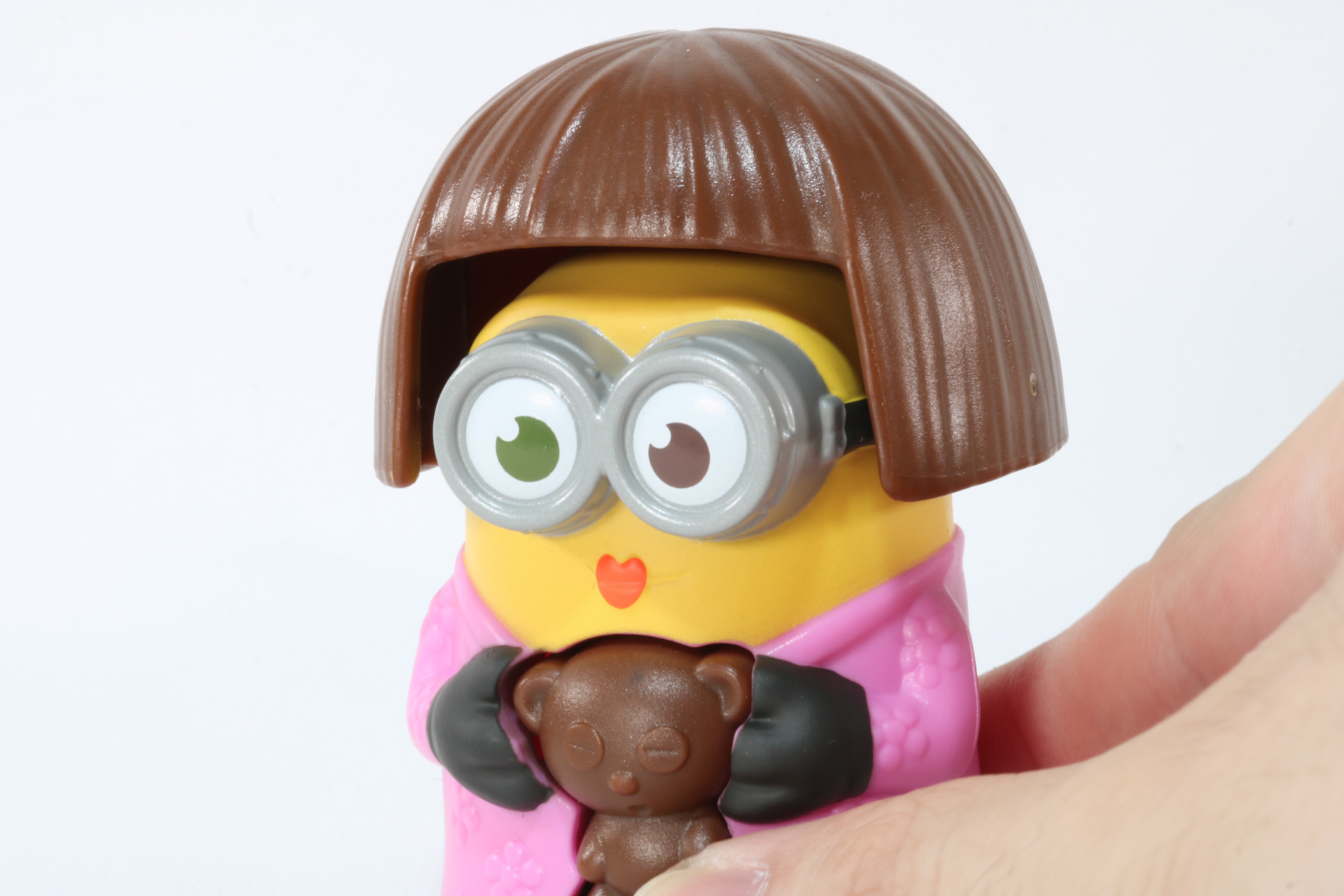 ティムを押すと、ウィッグが上に動く