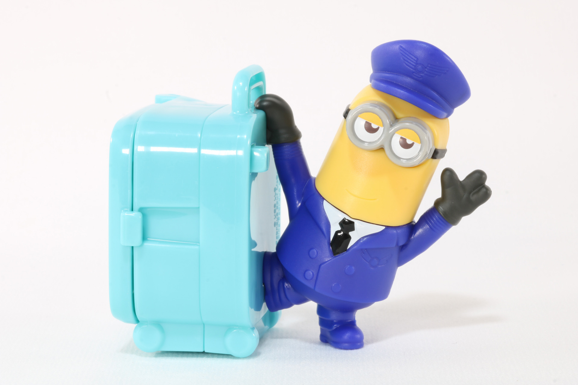 キャリーバッグを運ぶケビンが表現され、自由に動かすことができる。また、バッグはボタンを押す押しで開く仕掛けとなっている