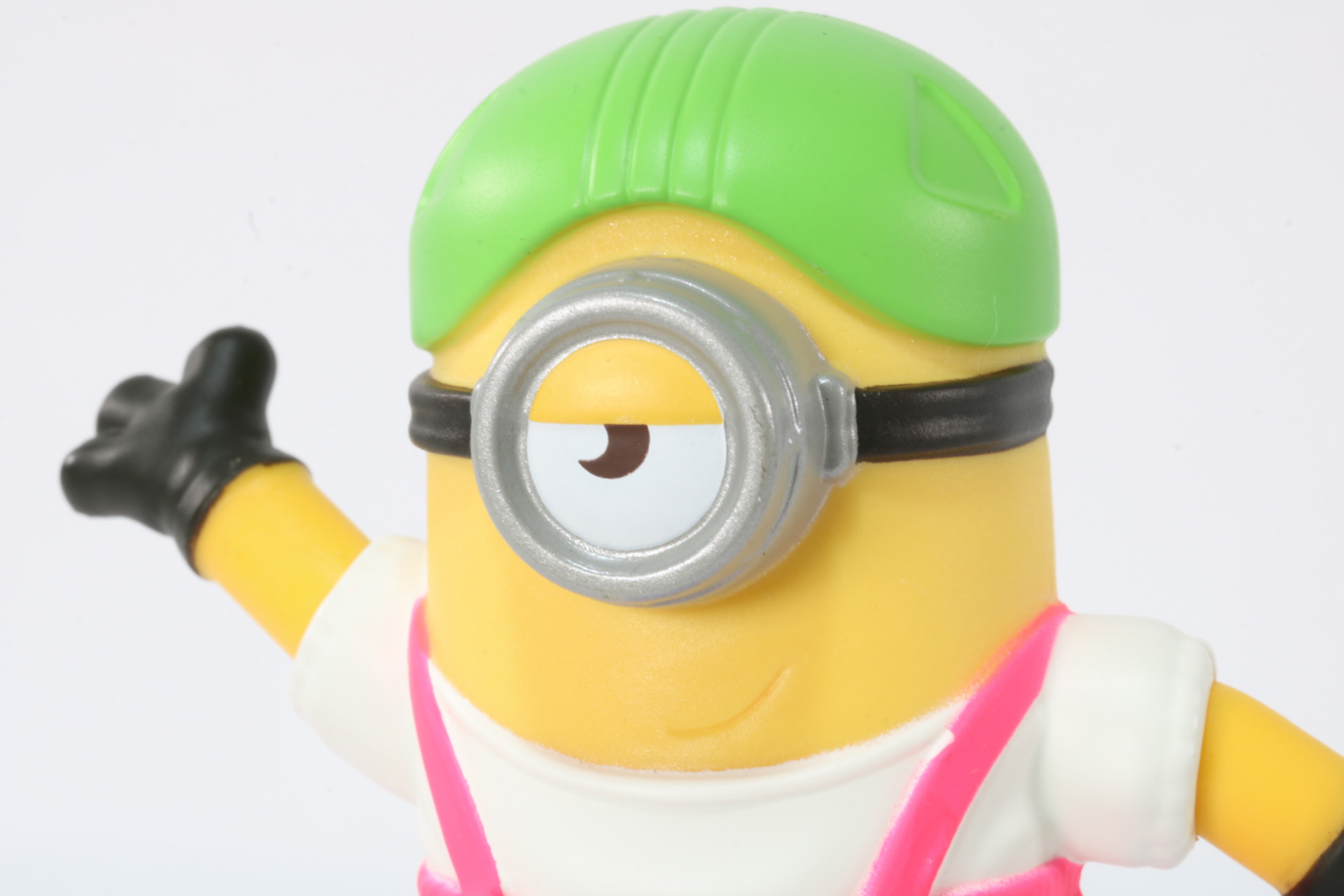 裏面の車輪でスムーズに動かすことができる