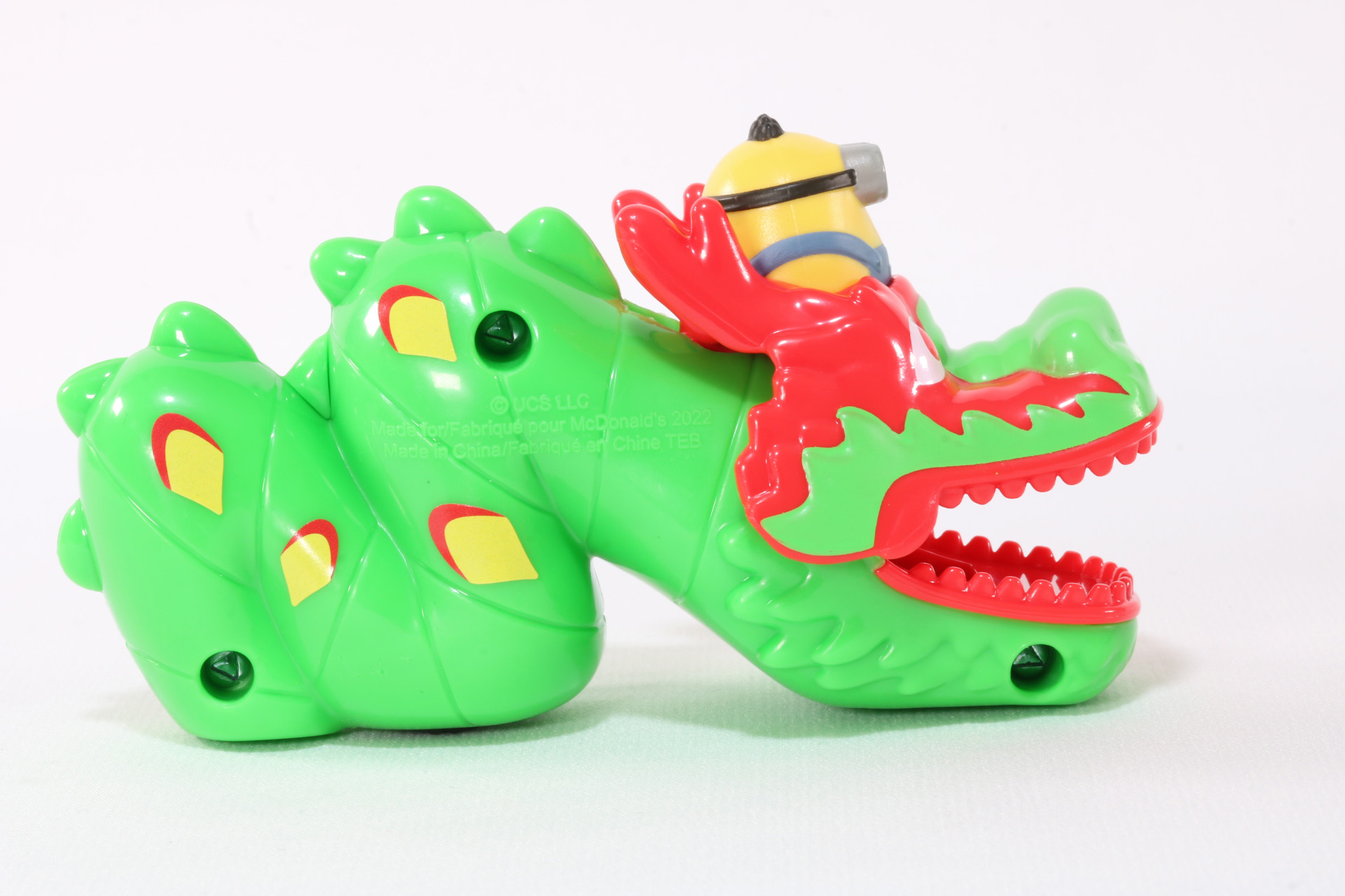 ドラゴンの頭に乗ったオットー