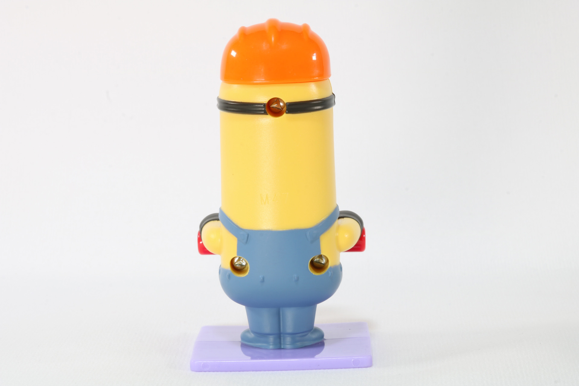 ケビンの帽子を押すとハンマードリルが動き、カチカチと音がなる仕組みとなっている