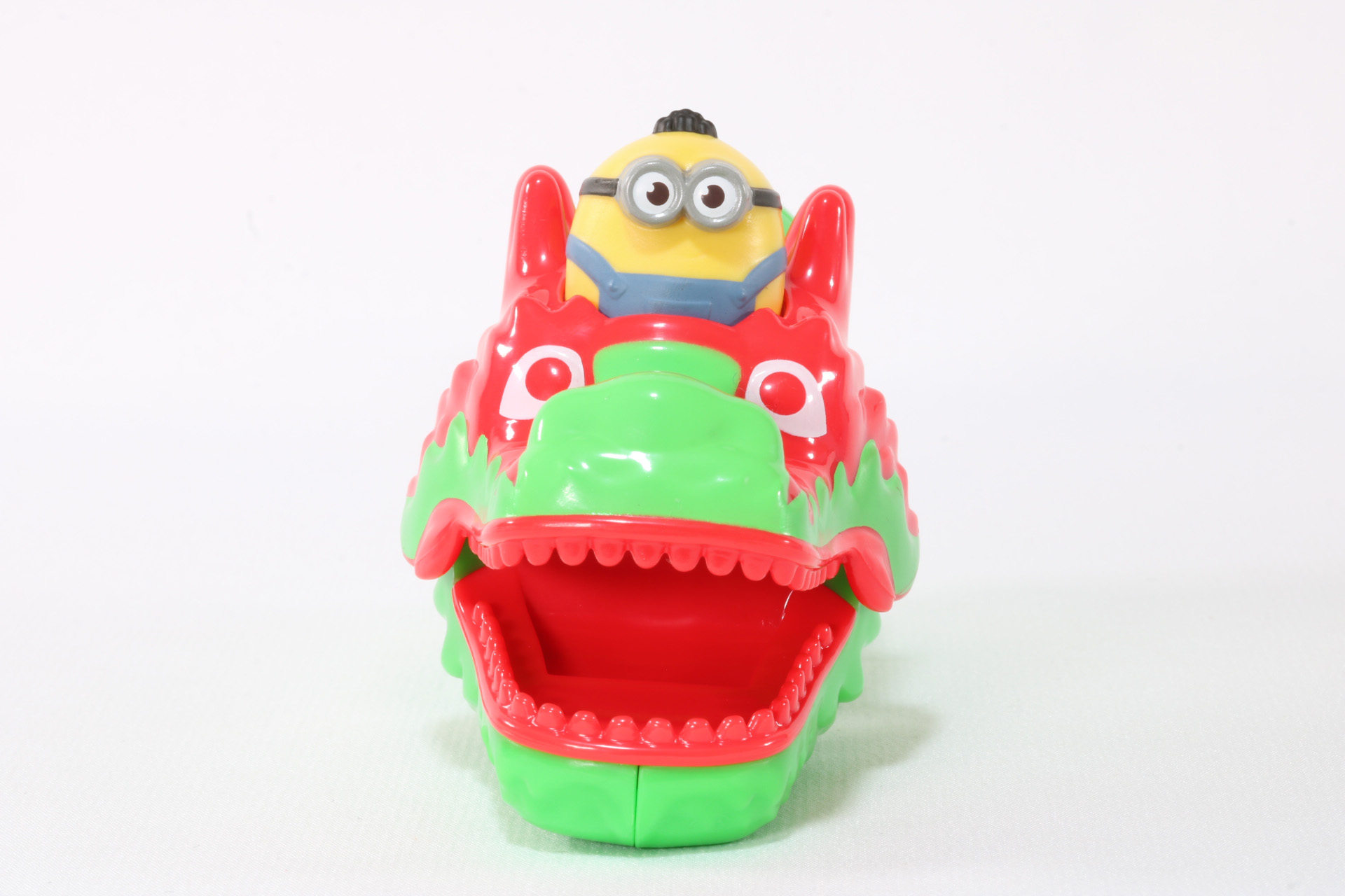 ドラゴンの頭に乗ったオットー